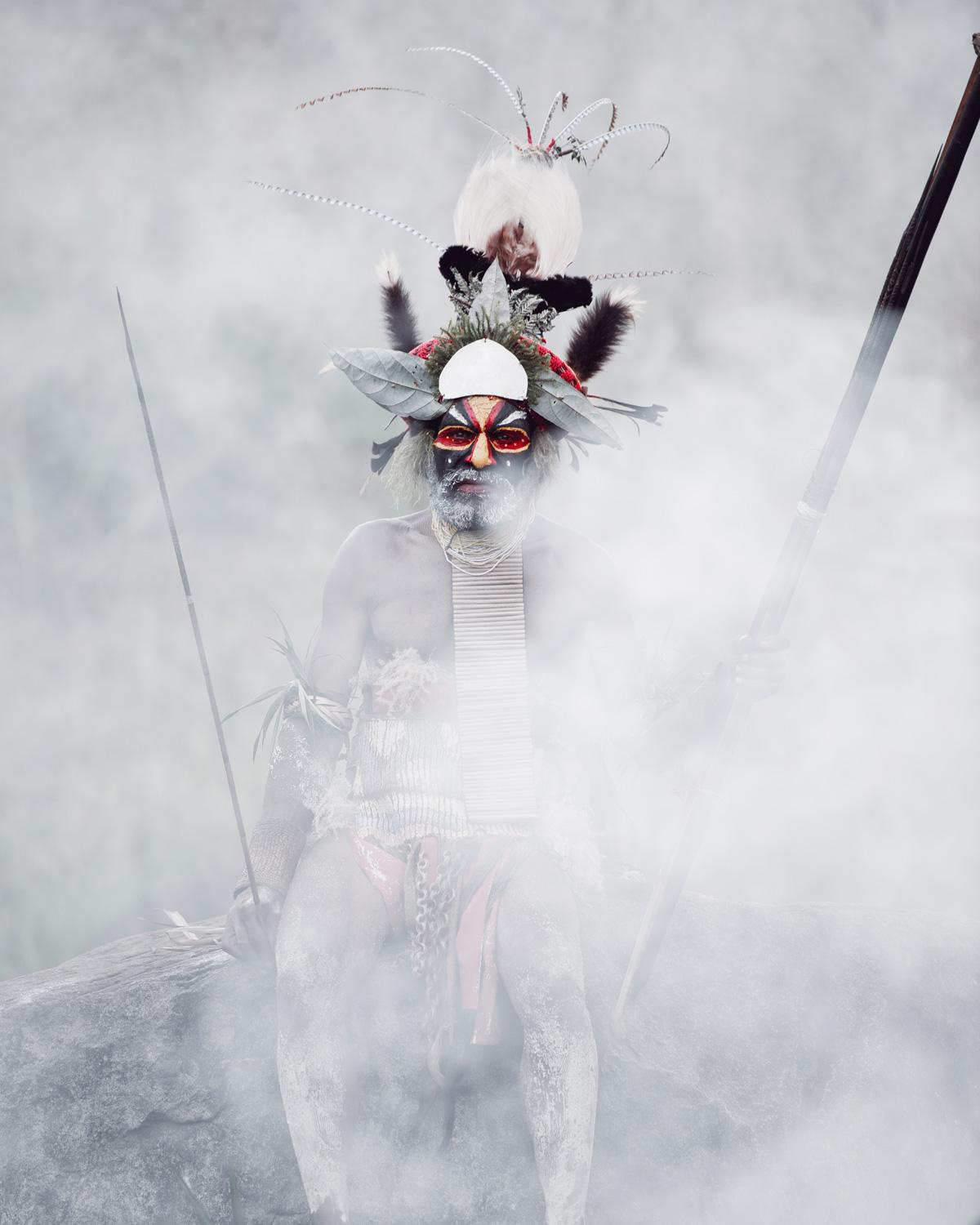"XV 73 - Menaja Koke - Dorf Ponowi, Jalibu-Gebirge, Westliches Hochland - Papua-Neuguinea, 2010

Papua war der Ausgangspunkt unserer zweimonatigen Reise durch Ozeanien. Als Region ist es viel einfacher zu bereisen als Neuguinea, da es zu Indonesien