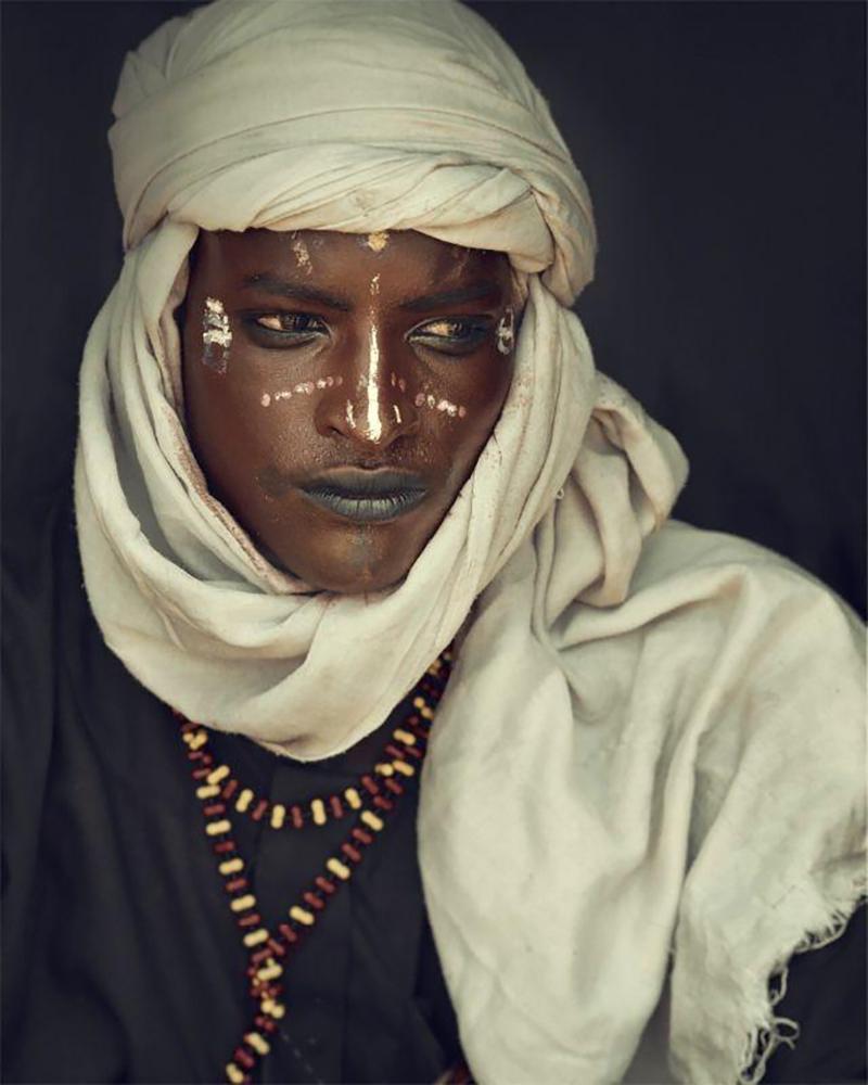 Jimmy Nelson Figurative Photograph - XXVIII 9 // XXVIII Wodaabe, Chad