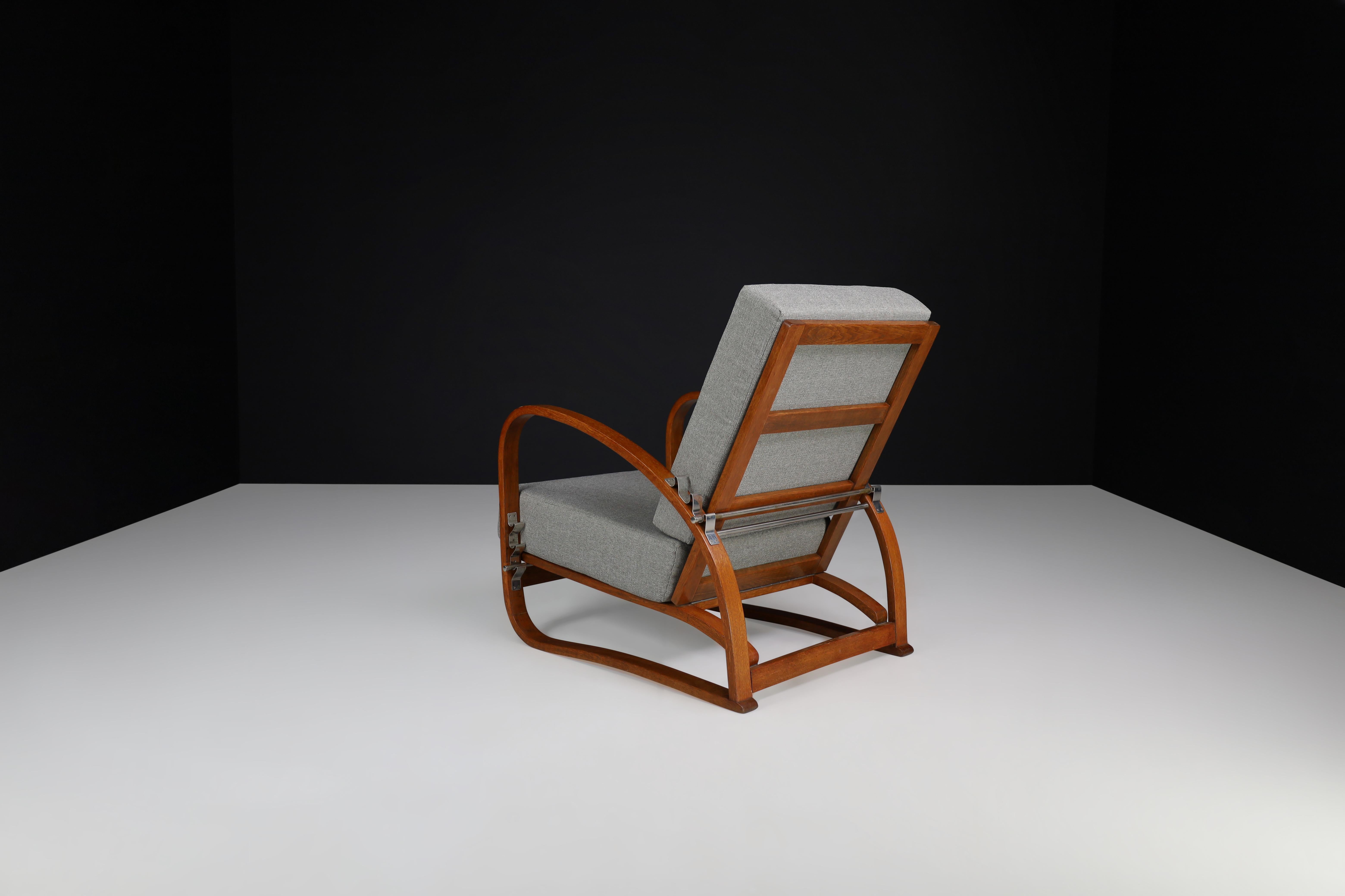Jindrich Halabala Adjustable H-70 Oak Bentwood Lounge Chair, Praque 1930s For Sale 3