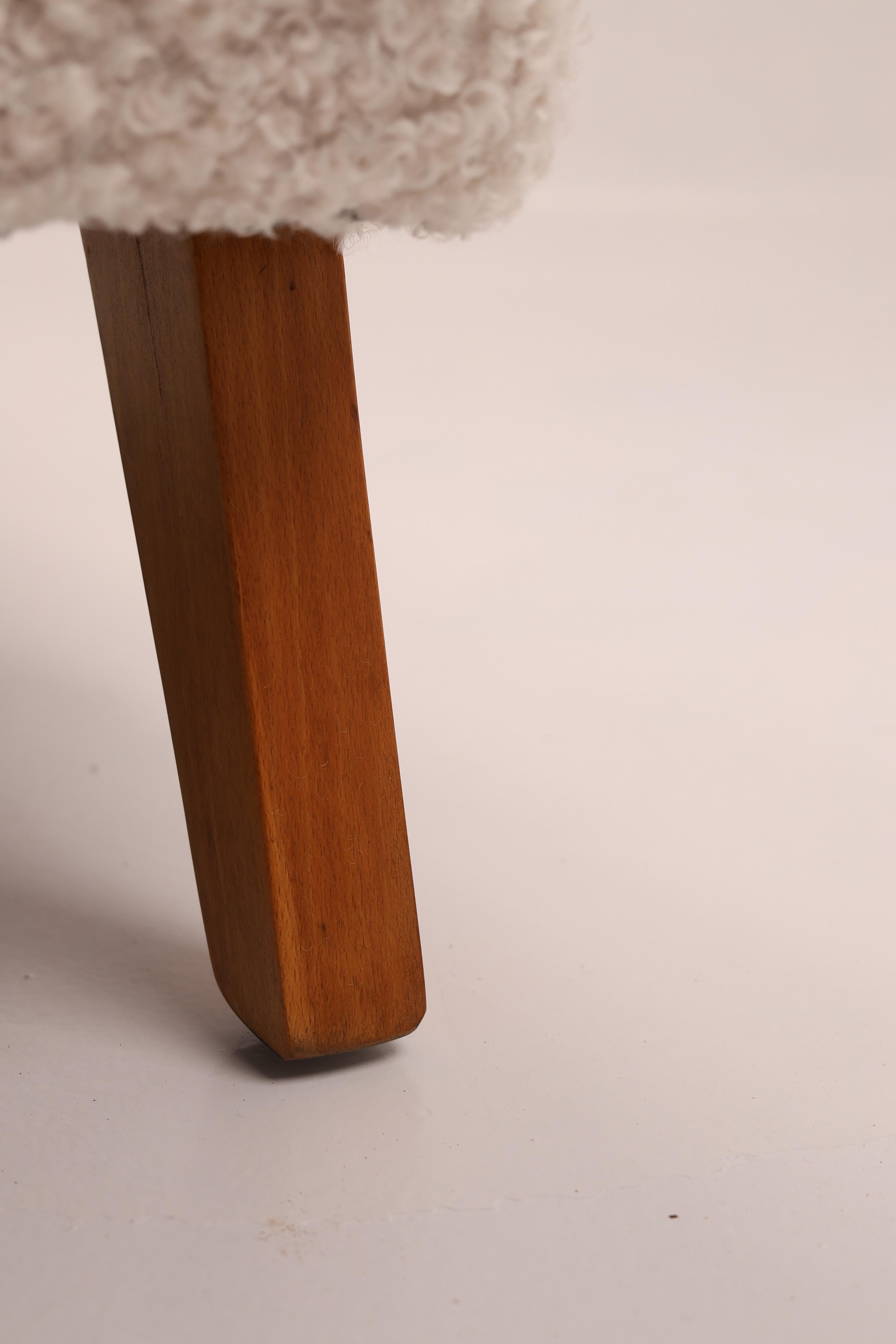 Jindřich Halabala Armchair, Model H-410, Czechoslovakia, 1950s in vendita 3