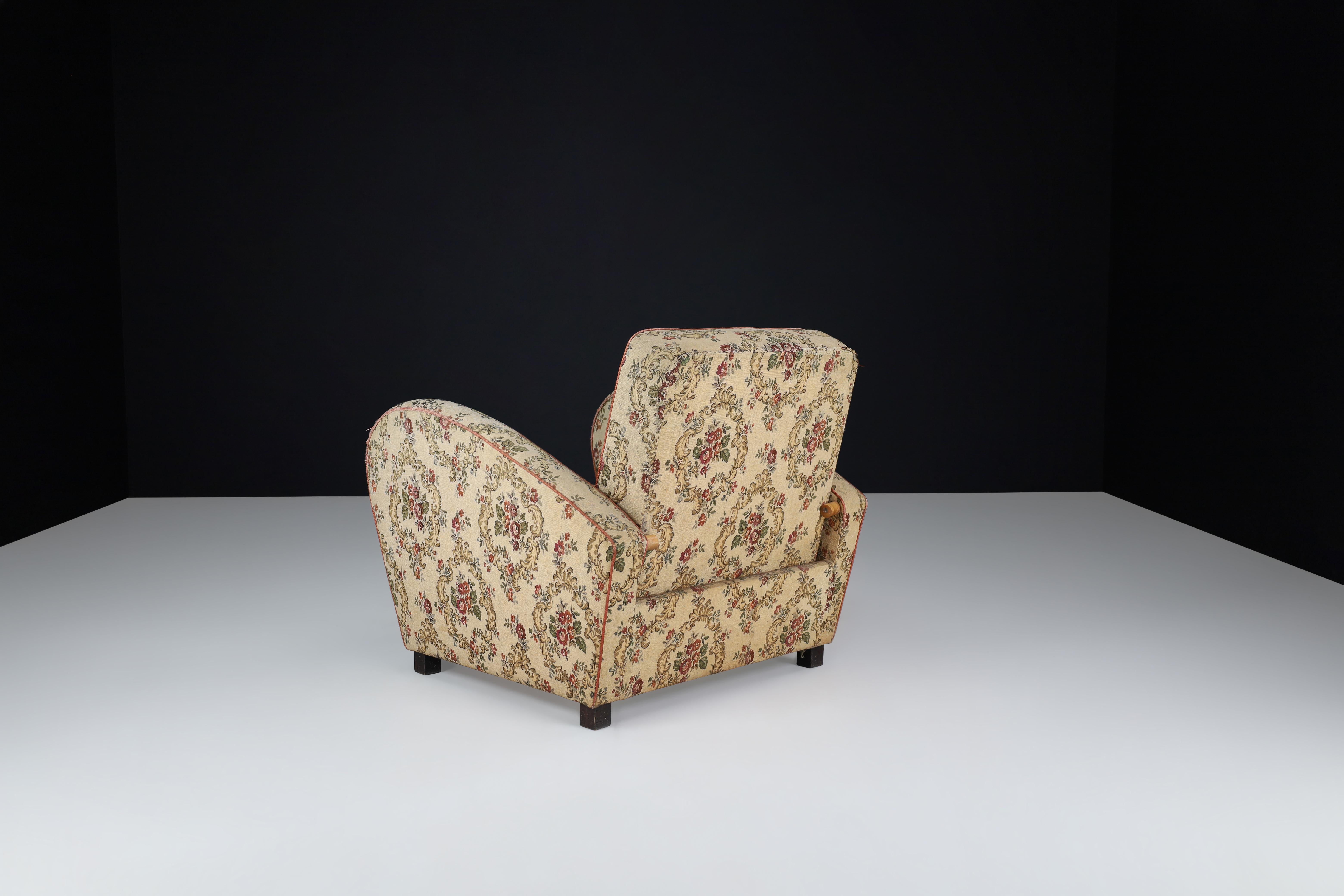 Jindrich Halabala Art Deco Lounge Chairs in Floral Upholstery For Sale 4