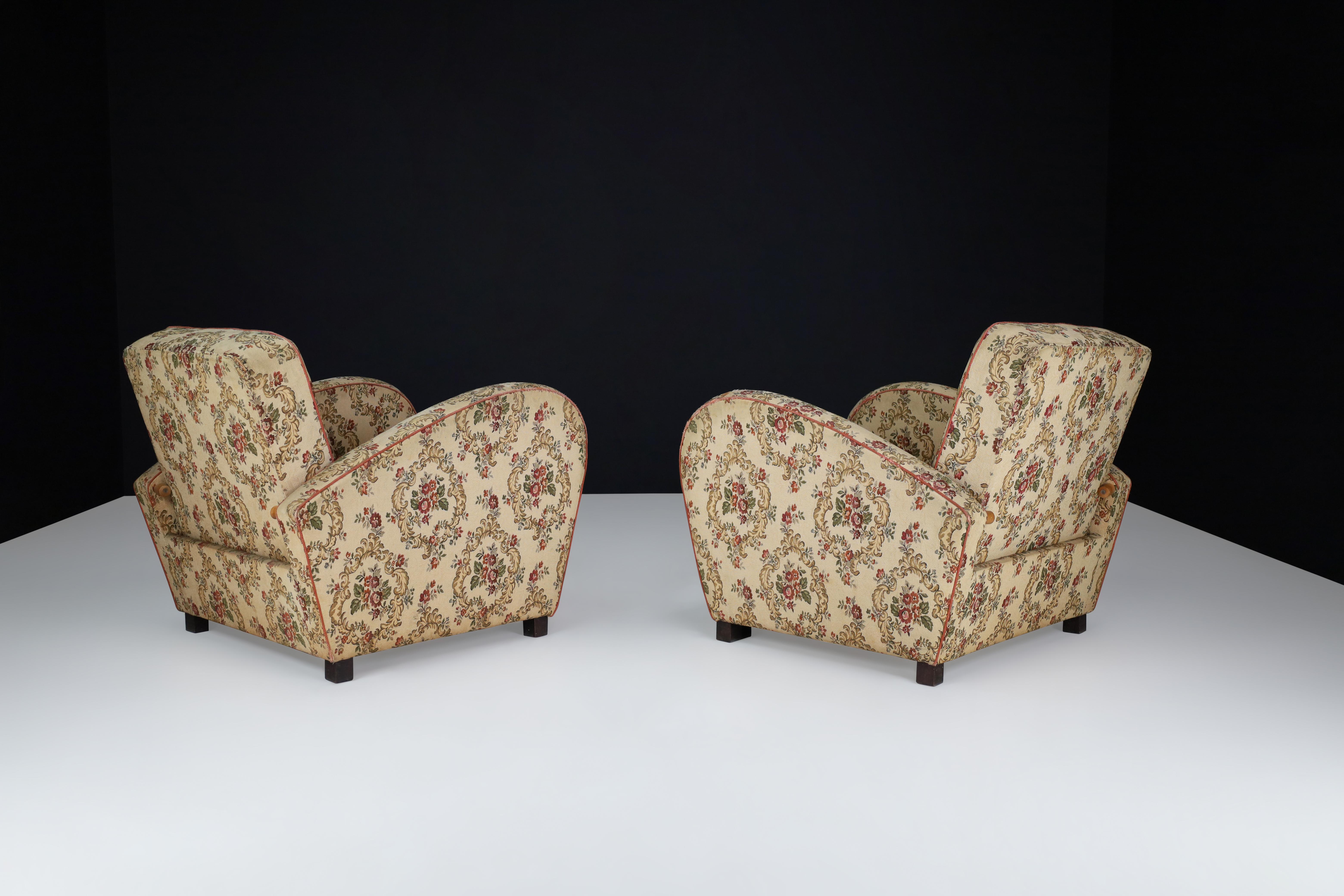 20th Century Jindrich Halabala Art Deco Lounge Chairs in Floral Upholstery For Sale