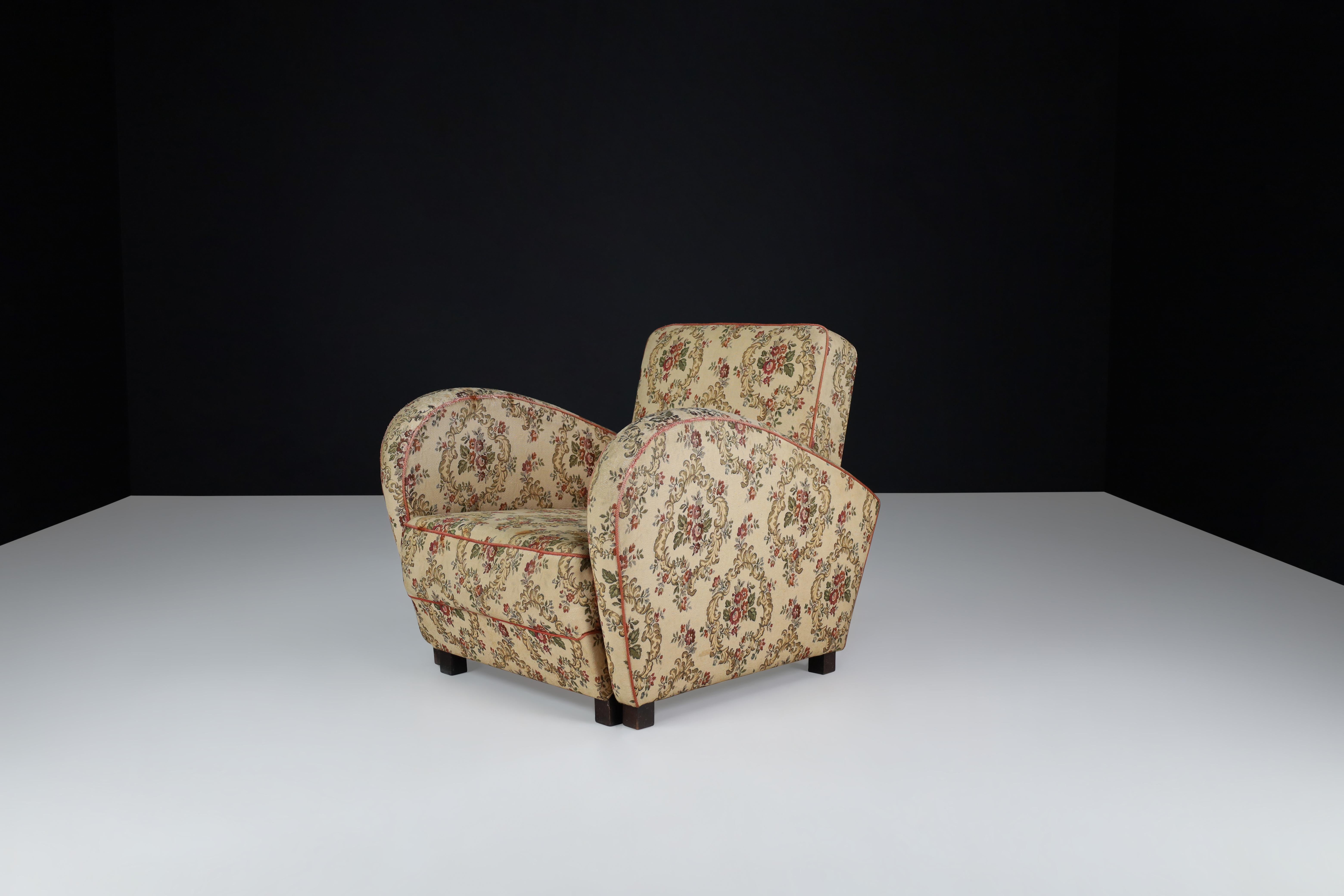Jindrich Halabala Art Deco Lounge Chairs in Floral Upholstery 3