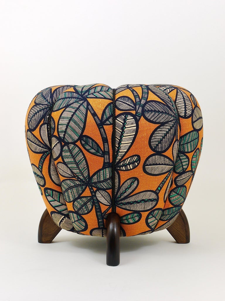 A wonderful Art Deco tabouret or stool from the 1930s. Designed by Jindrich Halabala for UP Zavody, former Czechoslovakia. Amazing round shape with four brown wooden legs, restored and reupholstered with a French high-quality velvet furniture fabric