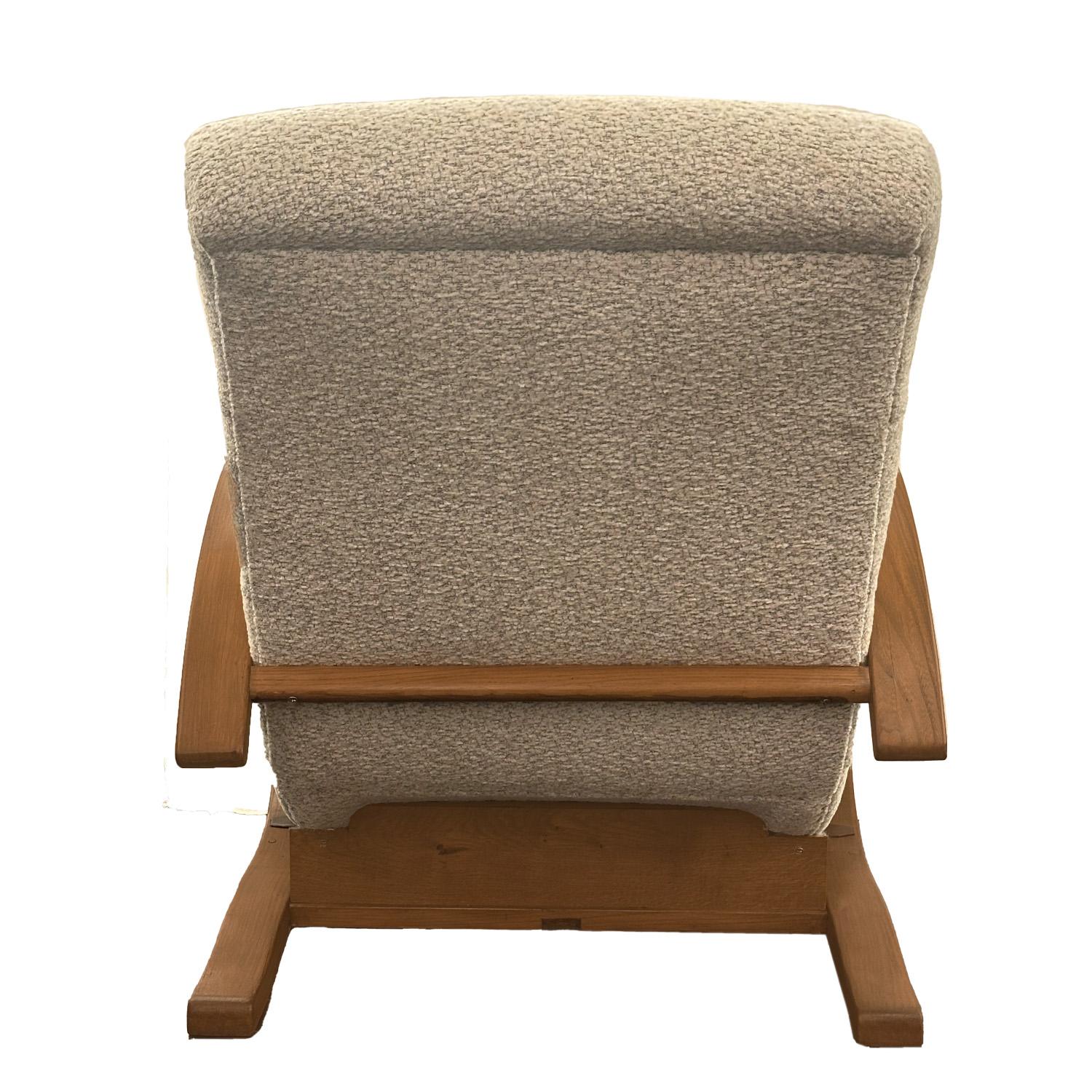 Silla de salón de madera curvada atribuida a Jindrich Halabala en Bueno estado para la venta en New York, NY