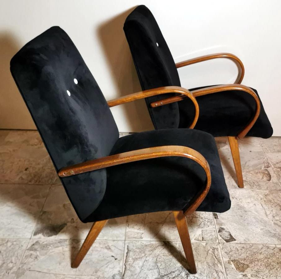 Fait main Paire de fauteuils Art déco tchécoslovaques attribués à Jindrich Halabala. en vente