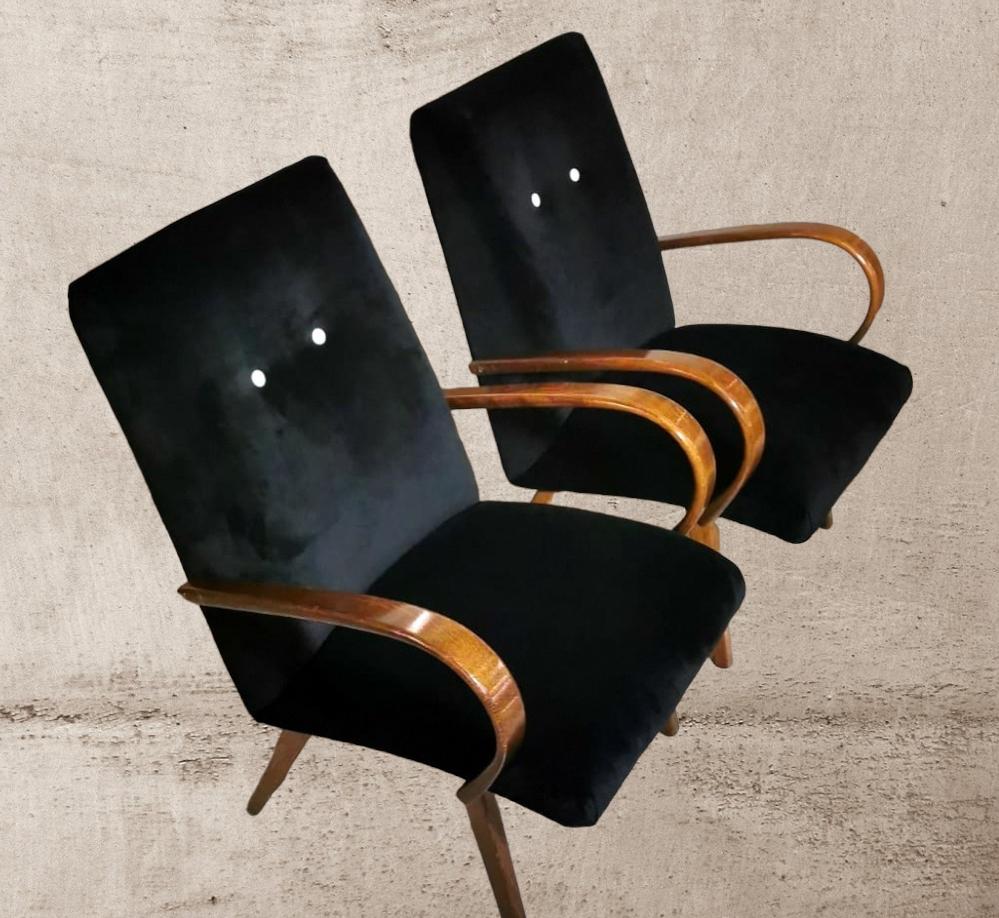 20th Century Jindrich Halabala Attributed Pair Of Czechoslovakian Art Deco Armchairs. For Sale