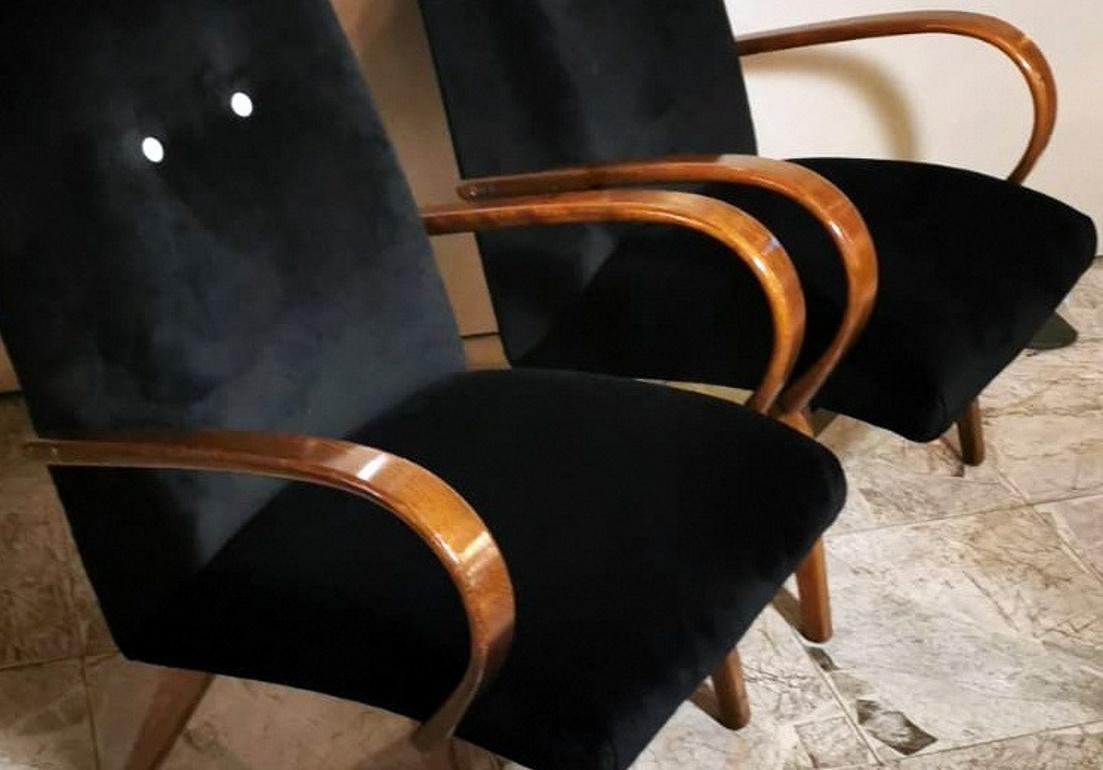 20ième siècle Paire de fauteuils Art déco tchécoslovaques attribués à Jindrich Halabala. en vente