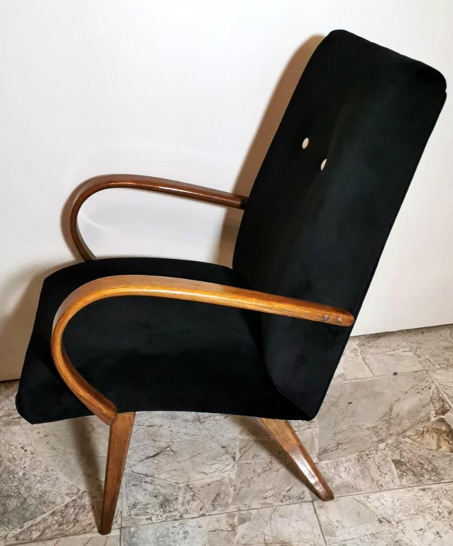 Paire de fauteuils Art déco tchécoslovaques attribués à Jindrich Halabala. en vente 1