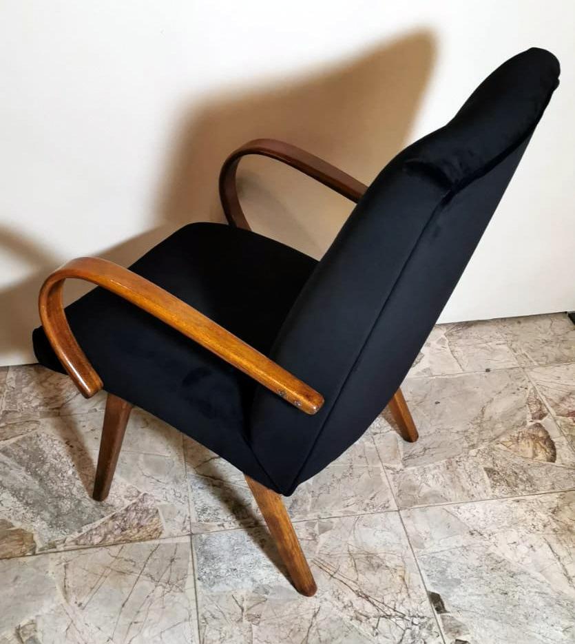 Paire de fauteuils Art déco tchécoslovaques attribués à Jindrich Halabala. en vente 2