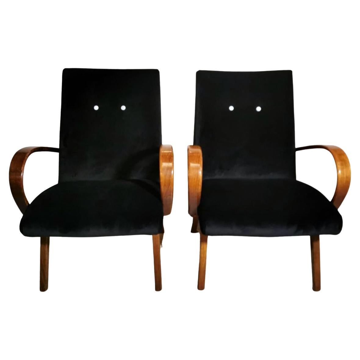 Paire de fauteuils Art déco tchécoslovaques attribués à Jindrich Halabala. en vente