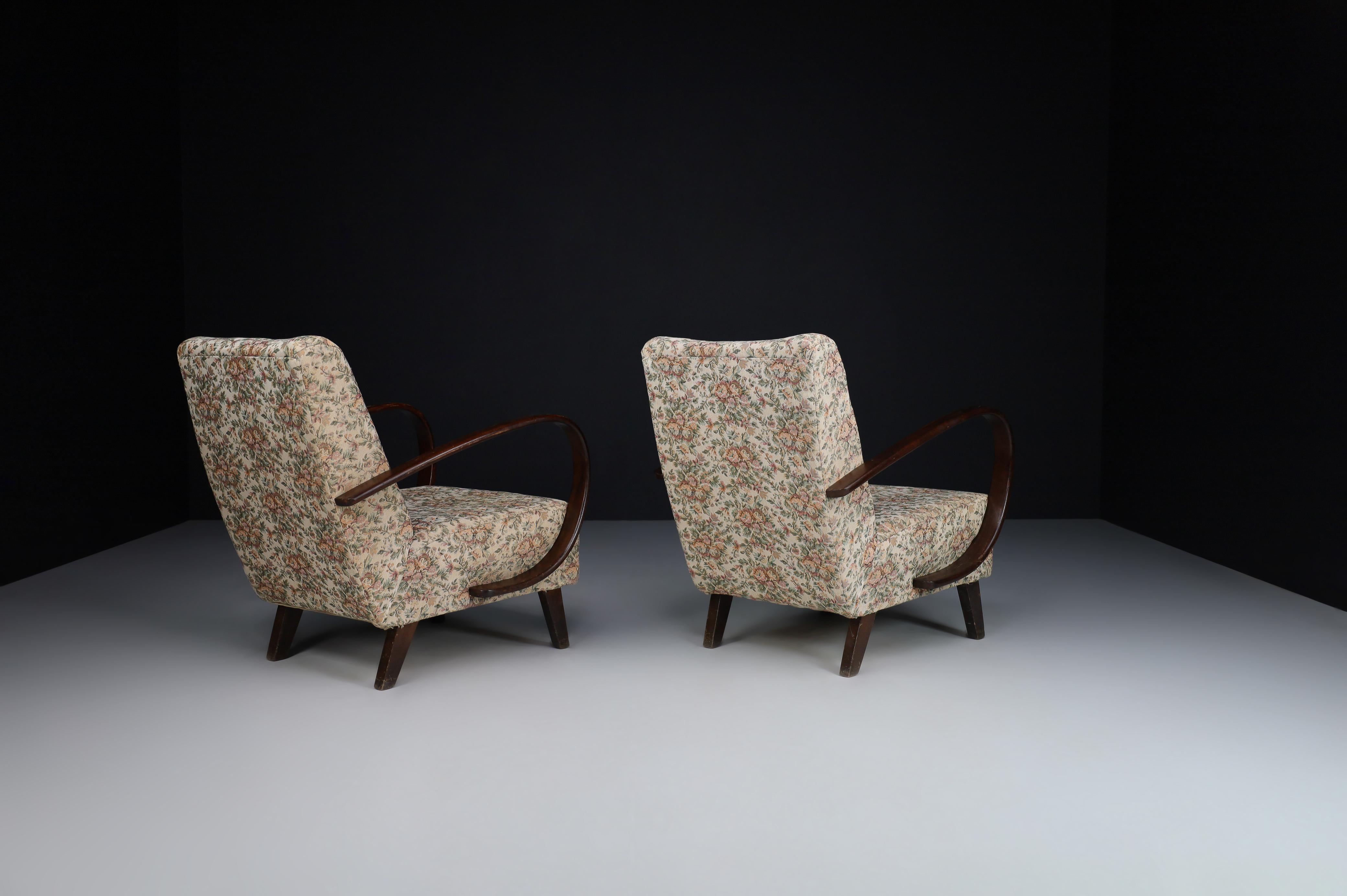 Czech Jindrich Halabala Bentwood Armchairs with Original Floral Upholstery, 1940s