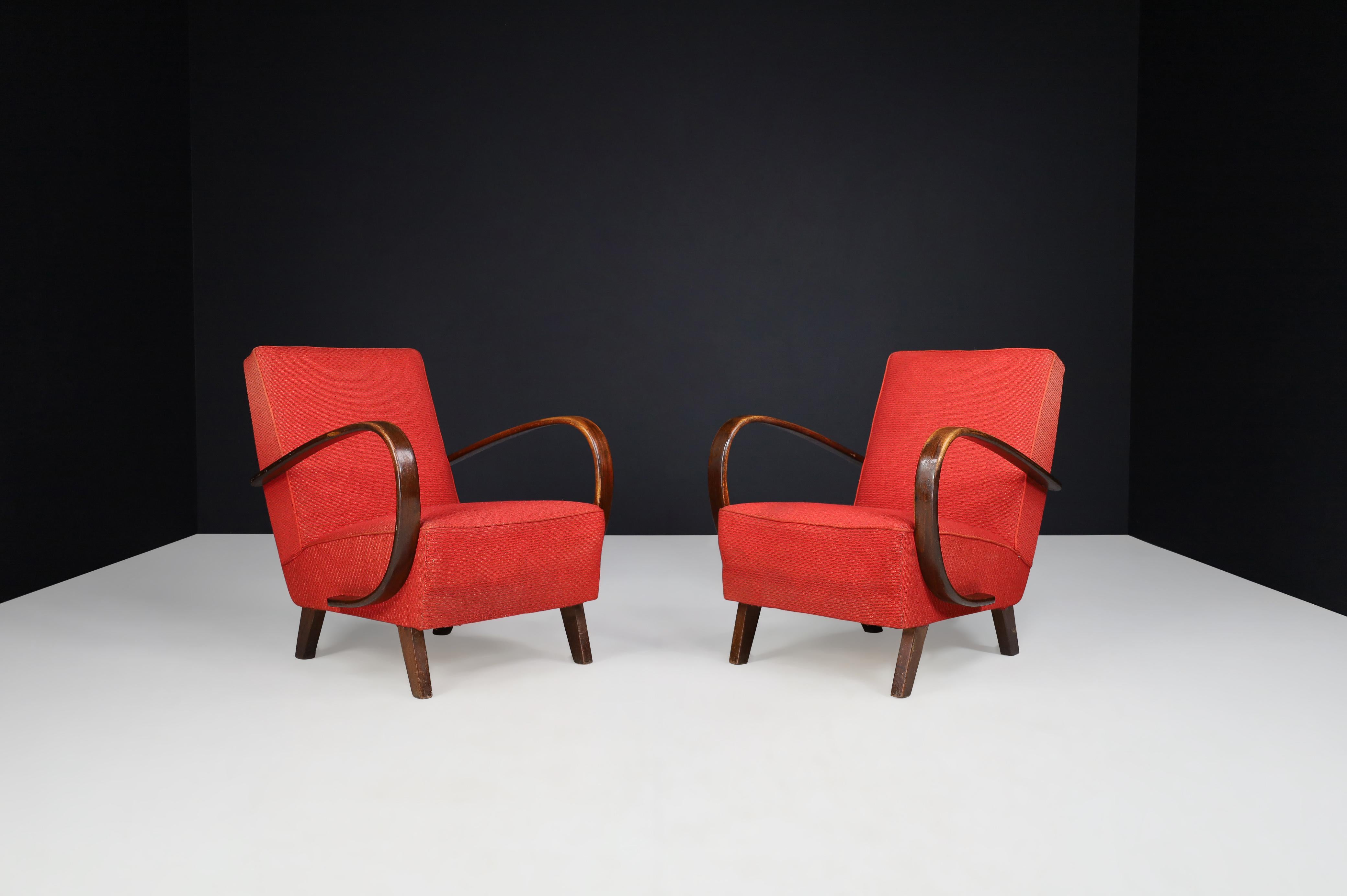 Jindrich Halabala Bentwood Armchairs with Original Upholstery, 1940s In Good Condition In Almelo, NL