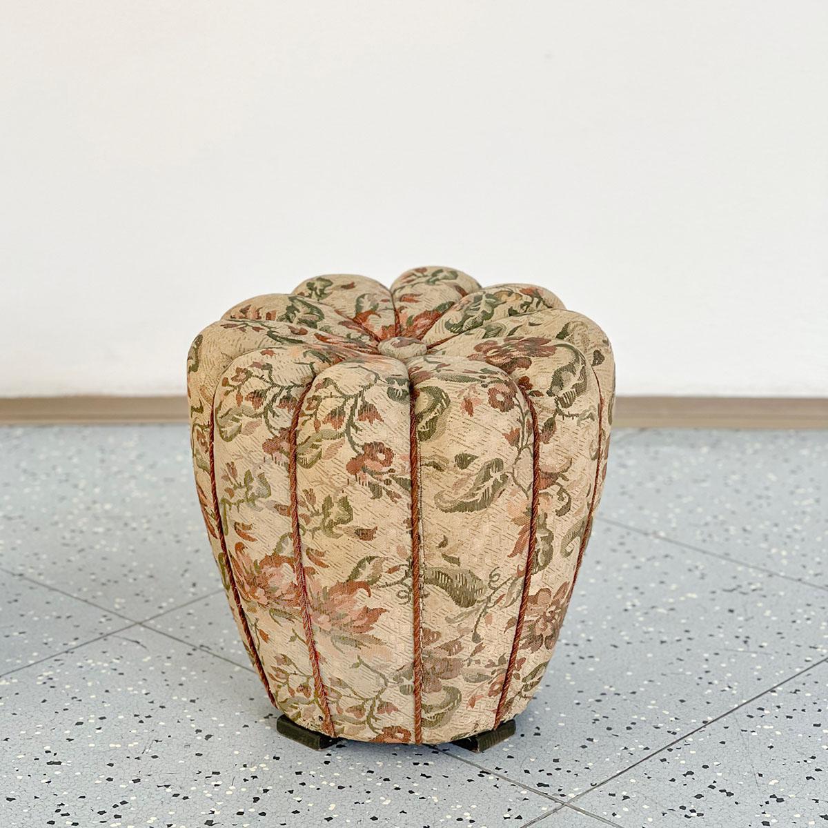Stool in floral tapestry fabric and wood designed by Jindrich Halabala and manufactured by UP Závody in former Czechoslovakia, 1930s.

This elegant Art Deco stool was designed by Jindrich Halabala and manufactured by UP Závody in the 1930s. This