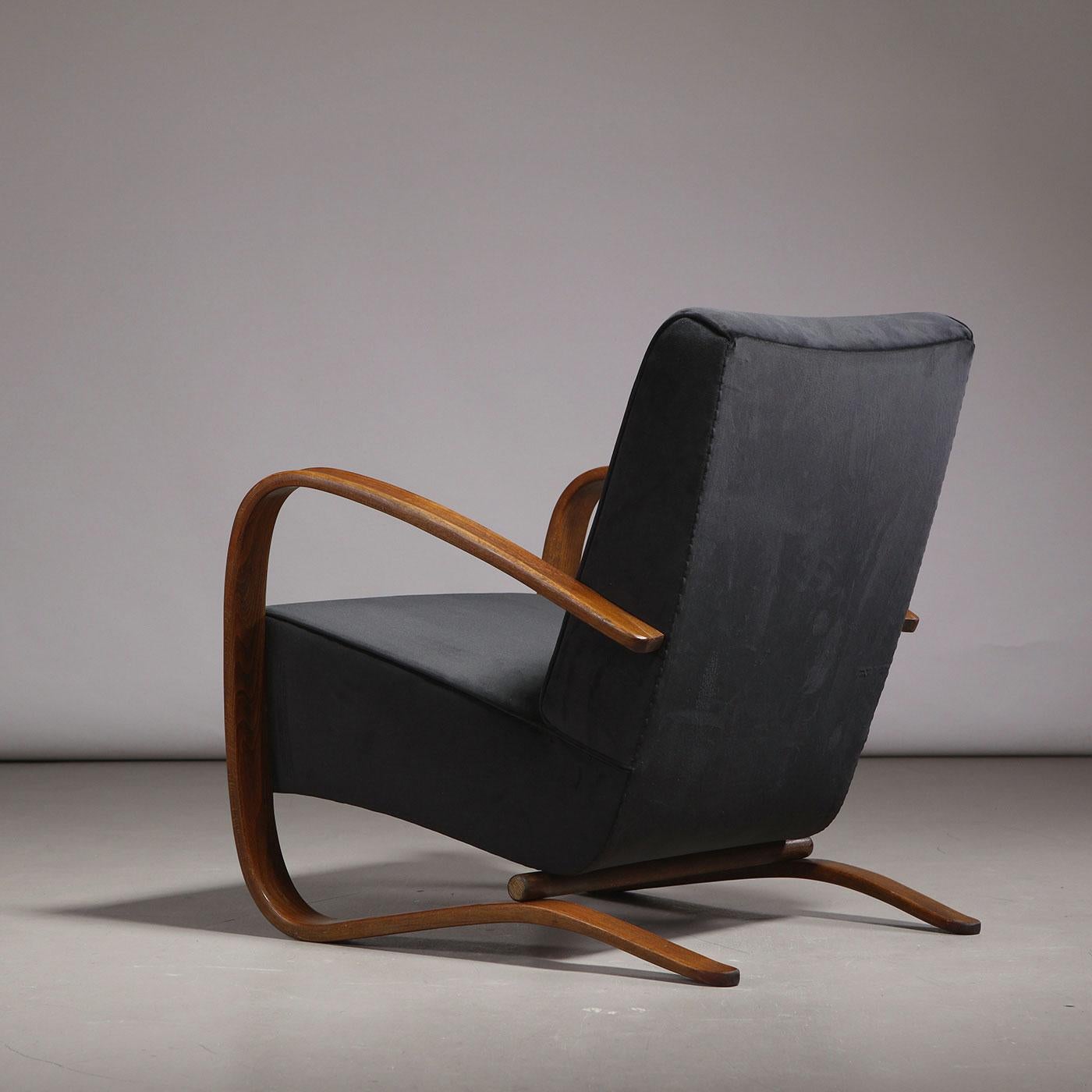 Art Deco Jindřich Halabala 'H-269' Armchair in Wood and Black Velvet Fabric, 1930s