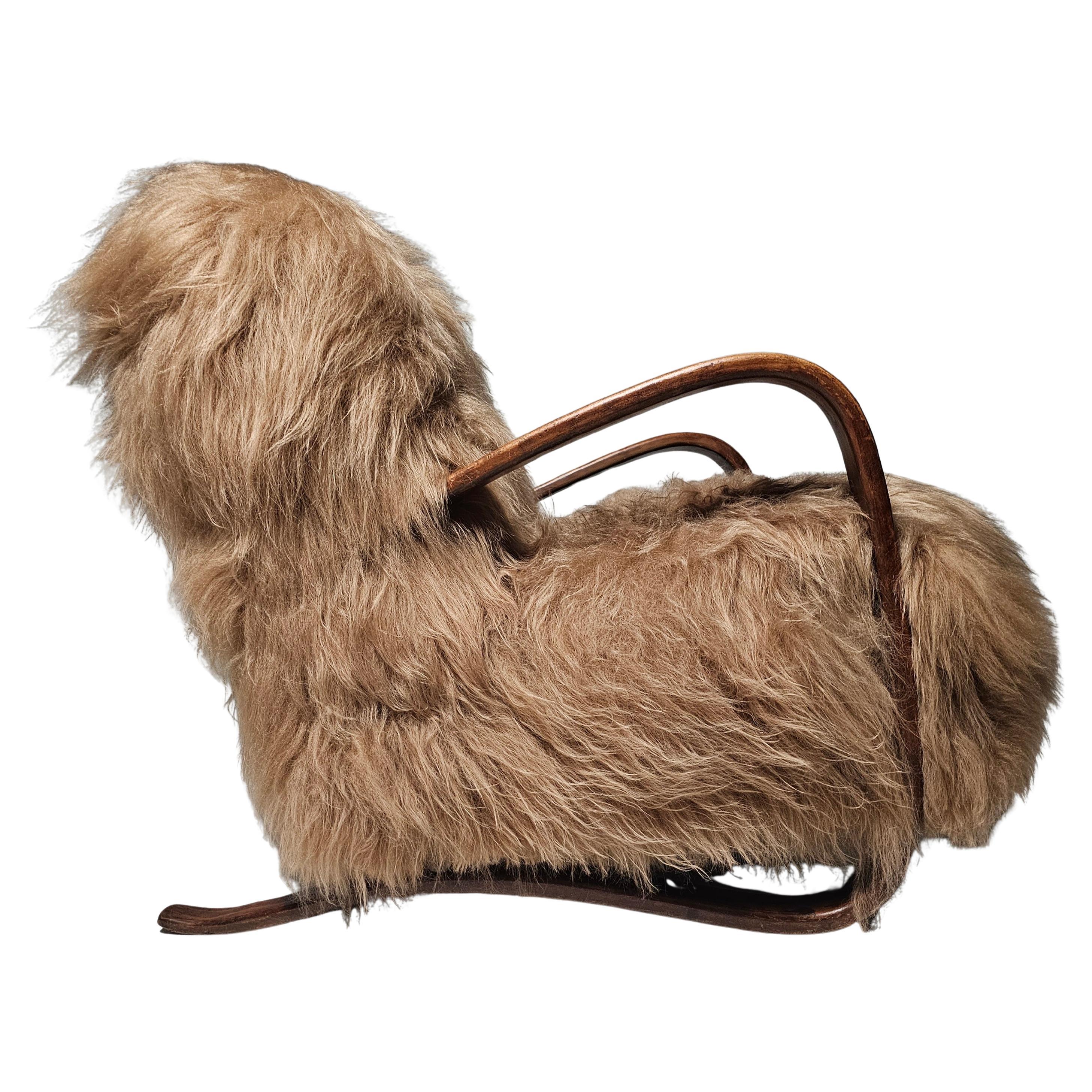 Silla de salón Jindrich Halabala H269 de piel de oveja de Mongolia beige, años 30