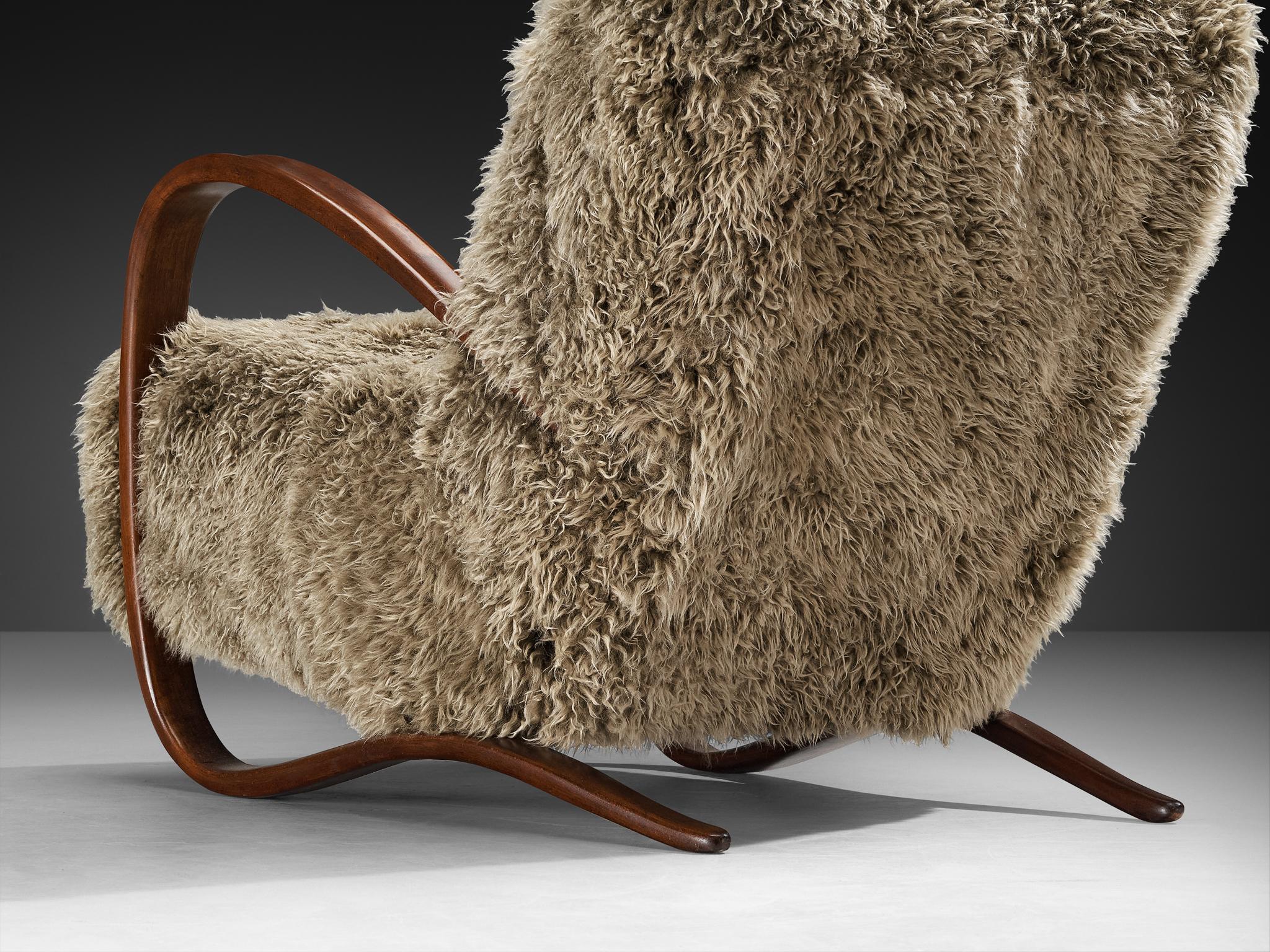 Jindřich Halabala Loungesessel aus grauer Lambswool im Angebot 1