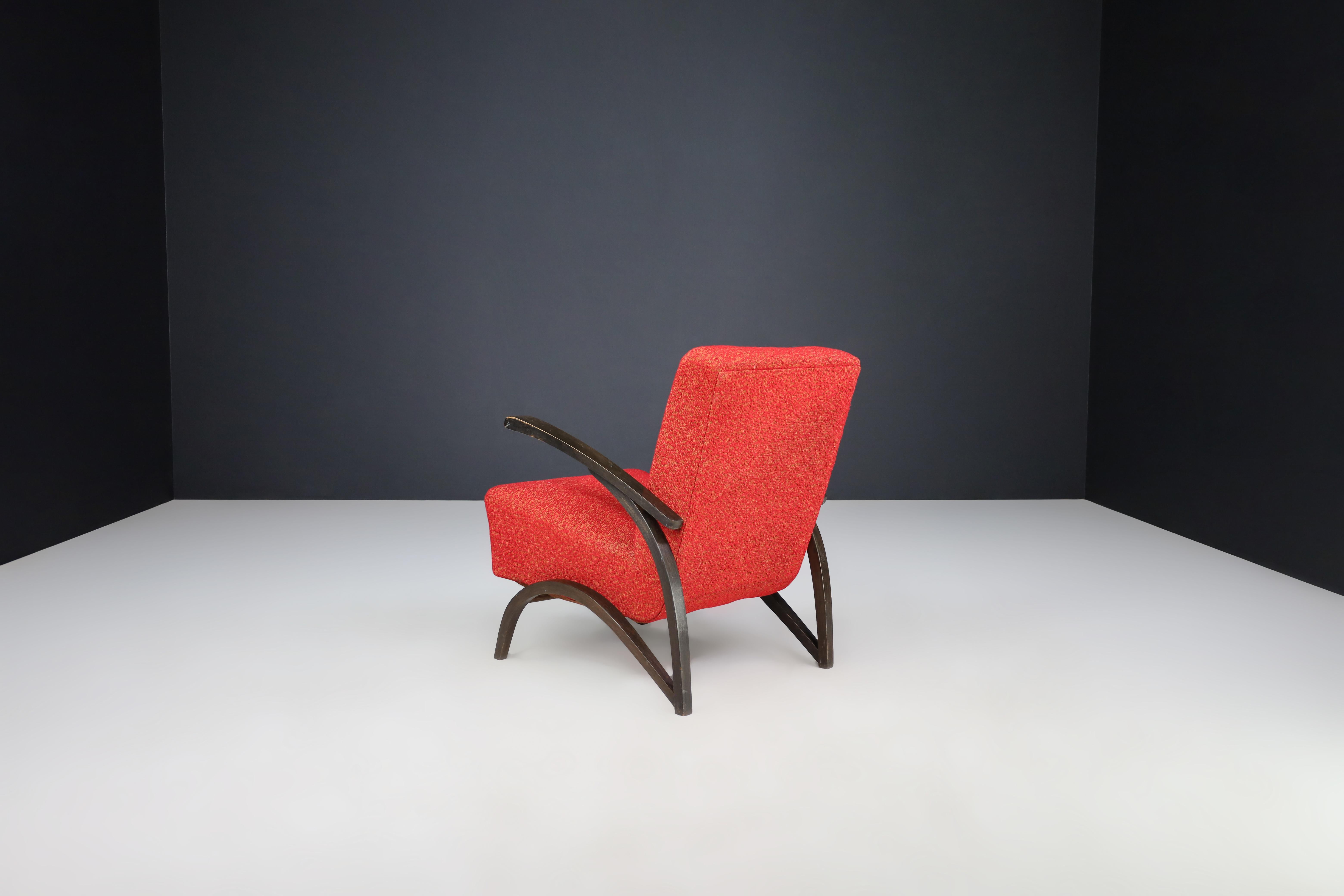 Jindrich Halabala Lounge Chair in Original Red Upholstery Czech Republic 1930 In Good Condition For Sale In Almelo, NL