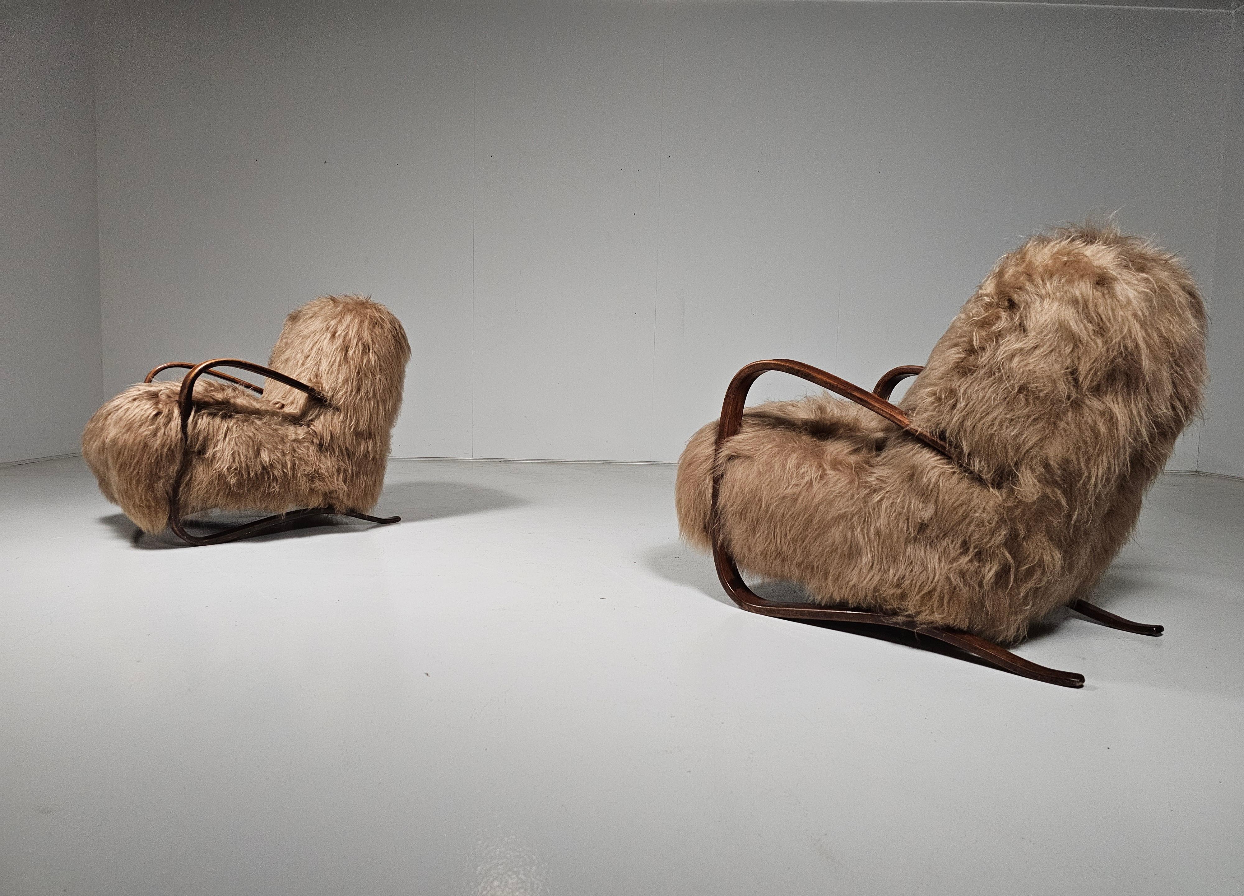 Art Déco Sedie da salotto Jindrich Halabala in pelle di pecora mongola beige, anni '30 in vendita