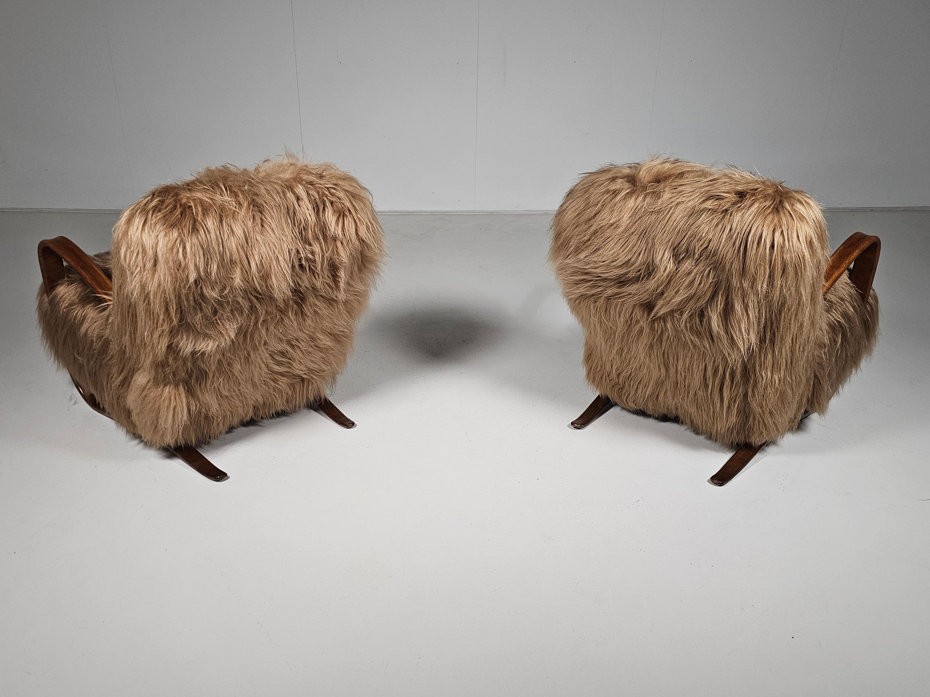 Sillas de salón Jindrich Halabala en piel de oveja de Mongolia beige, años 30 Piel de carnero en venta