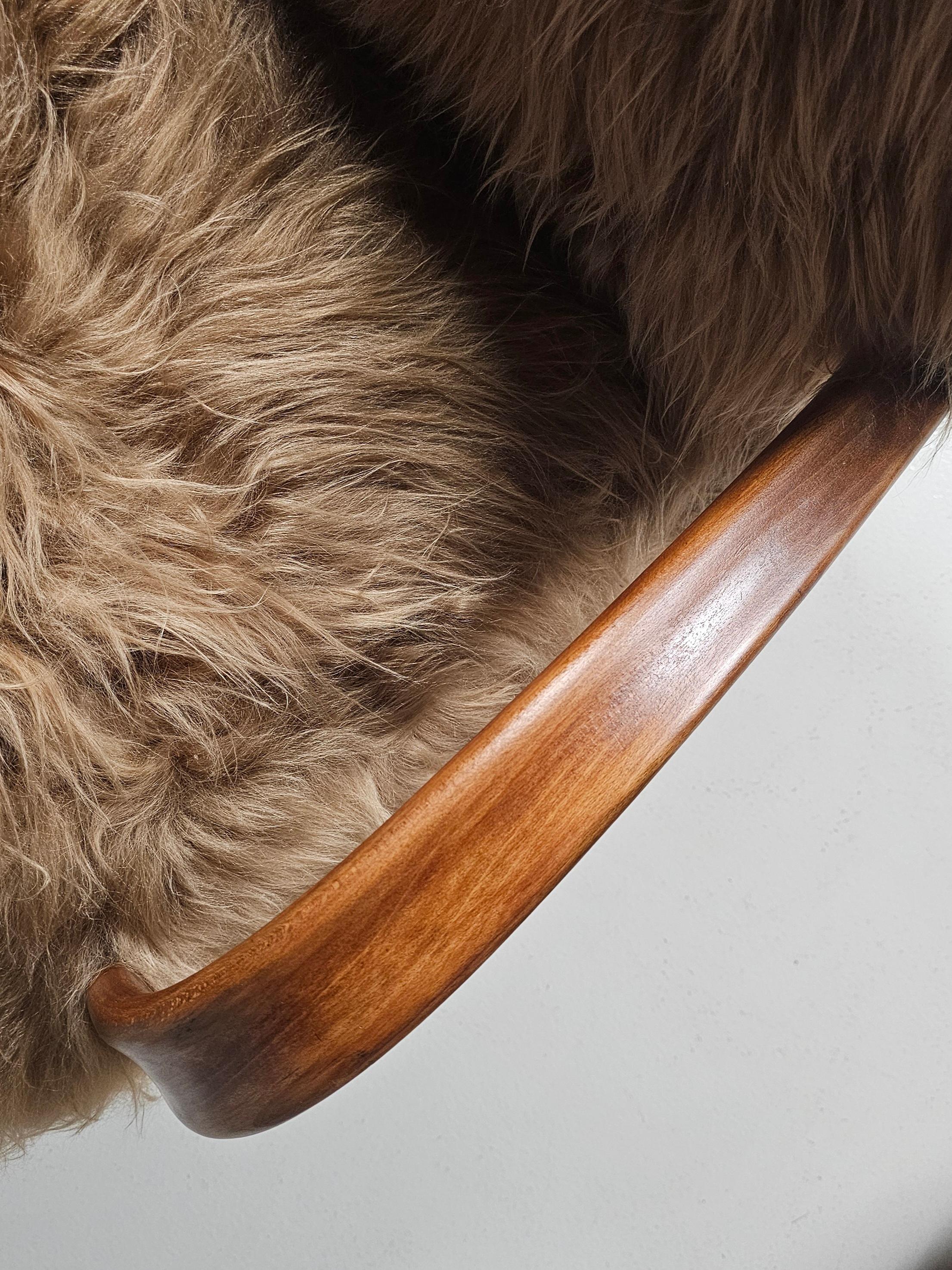 Sillas de salón Jindrich Halabala en piel de oveja de Mongolia beige, años 30 en venta 2