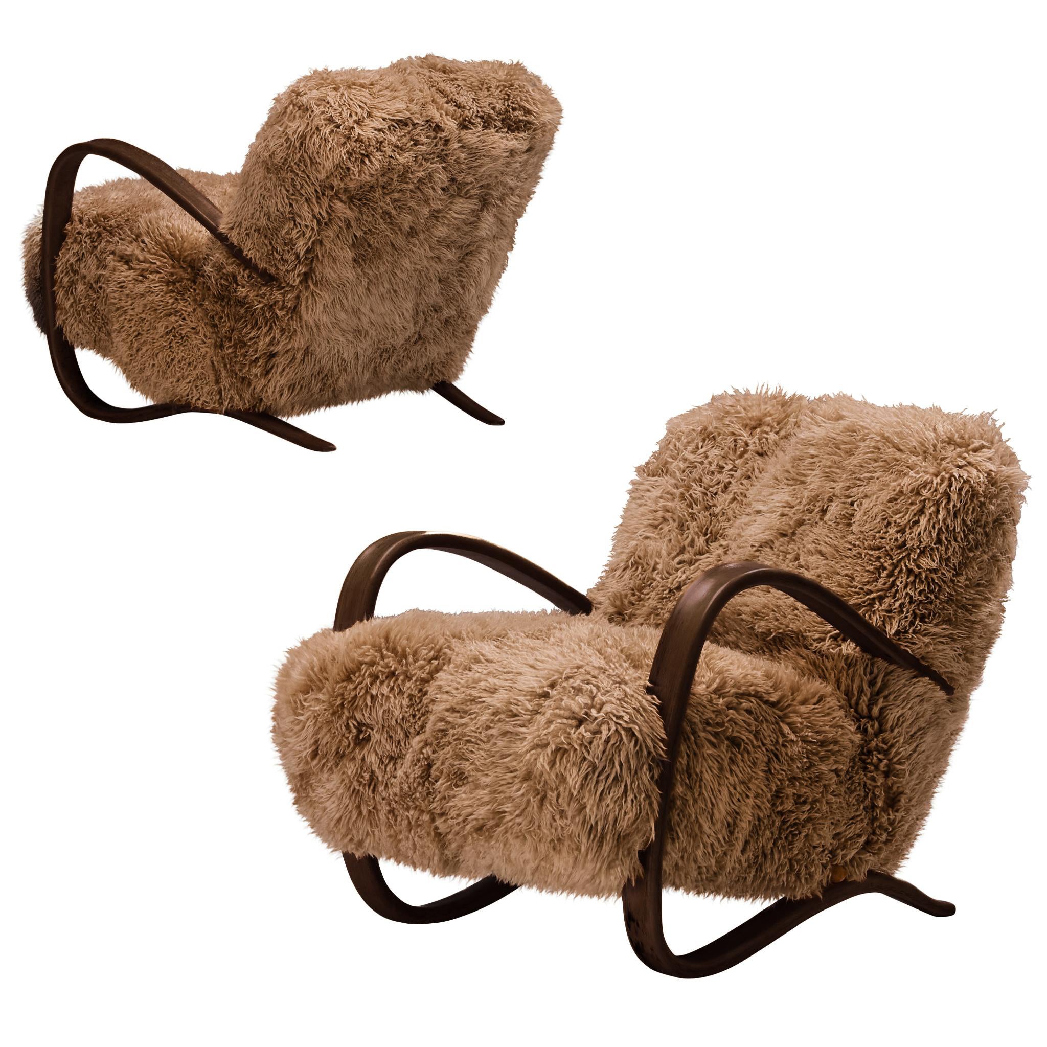 Jindřich Halabala Chaises longues en laine d'agneau tibétaine brune en vente