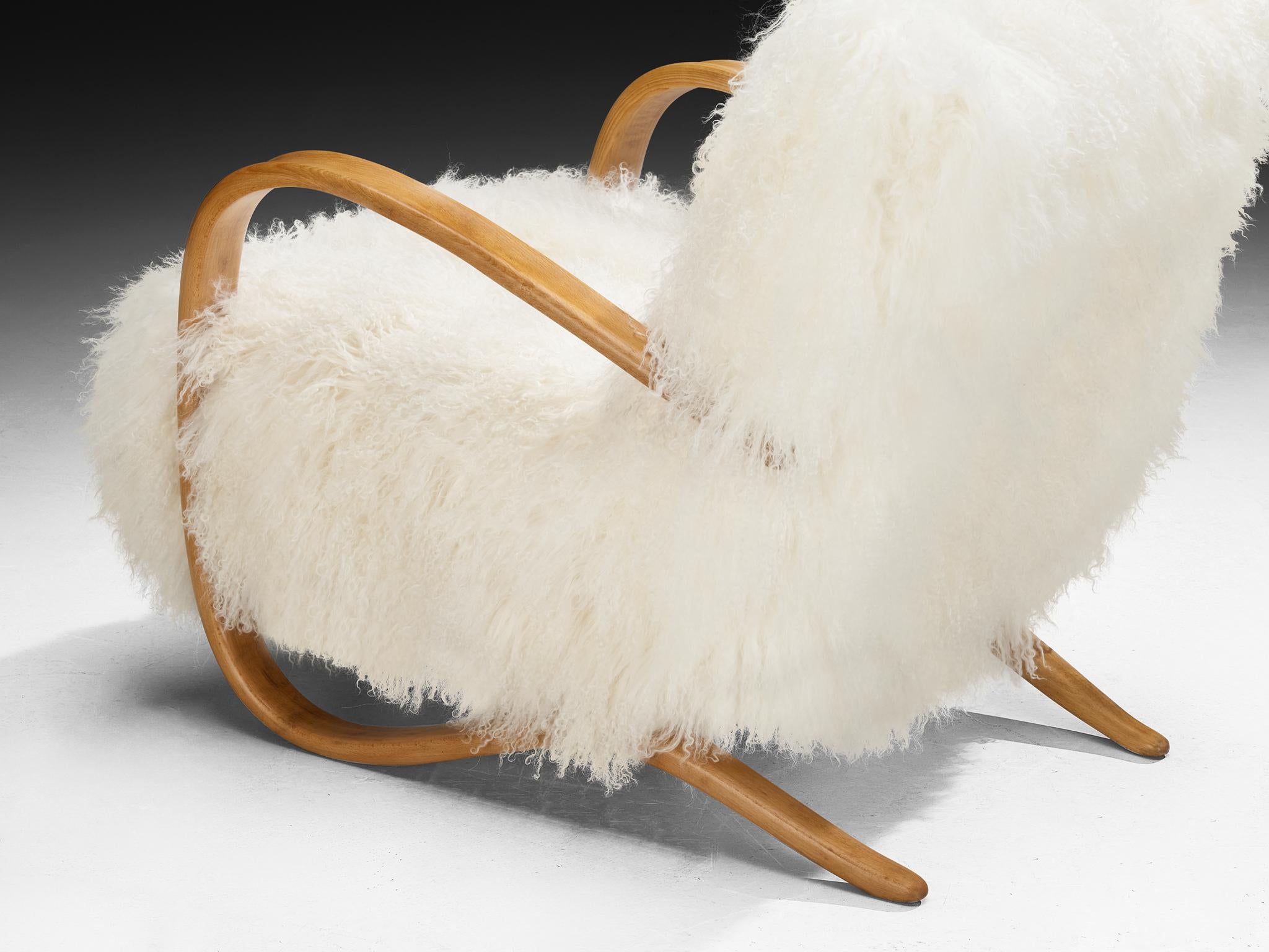 Jindřich Halabala Chaises longues en laine d'agneau tibétaine blanche en vente 1