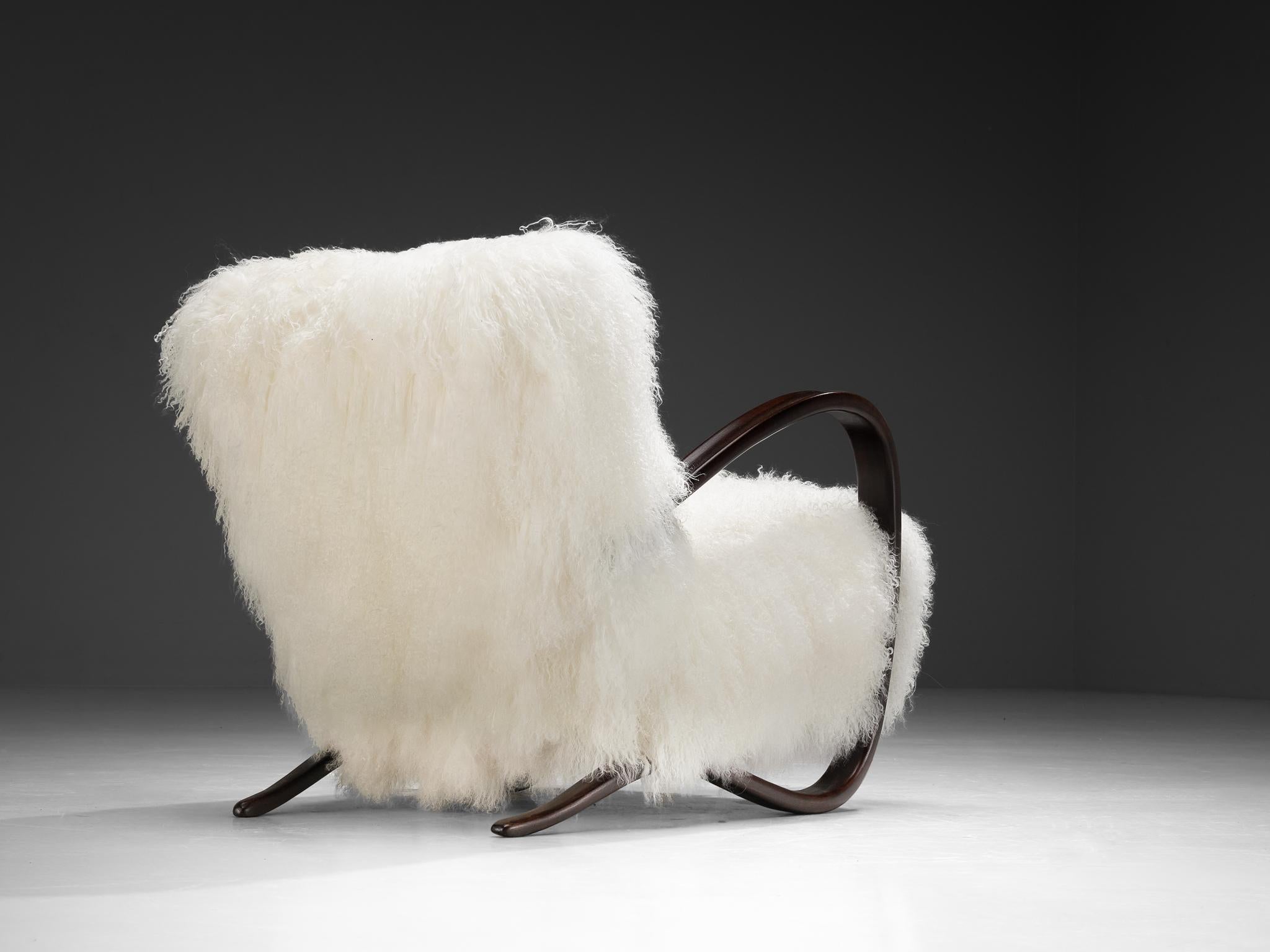 Art déco Chaises longues Jindrich Halabala en laine d'agneau tibétaine blanche en vente