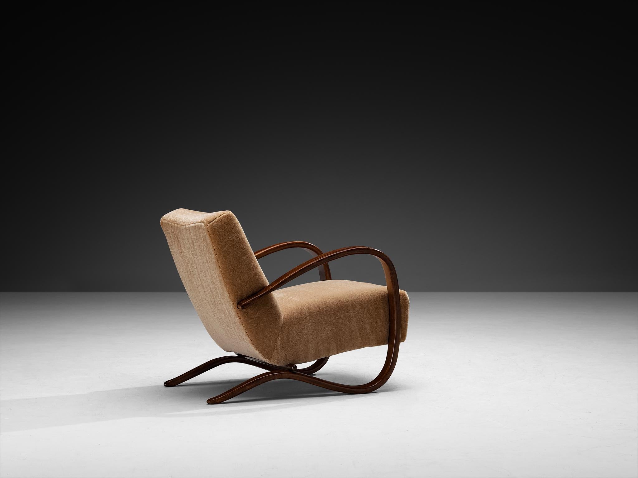 Jindrich Halabala Lounge Chairs gepolstert in braunem Pierre Frey-Stoff im Angebot 3