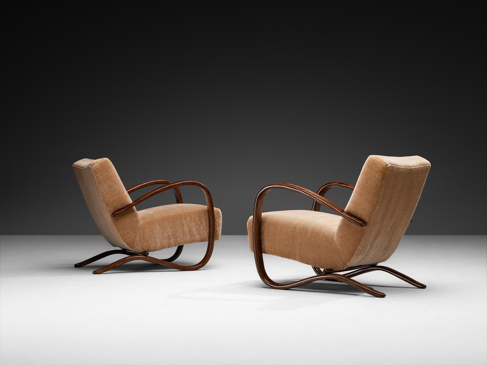 Jindrich Halabala Lounge Chairs gepolstert in braunem Pierre Frey-Stoff (Mitte des 20. Jahrhunderts) im Angebot