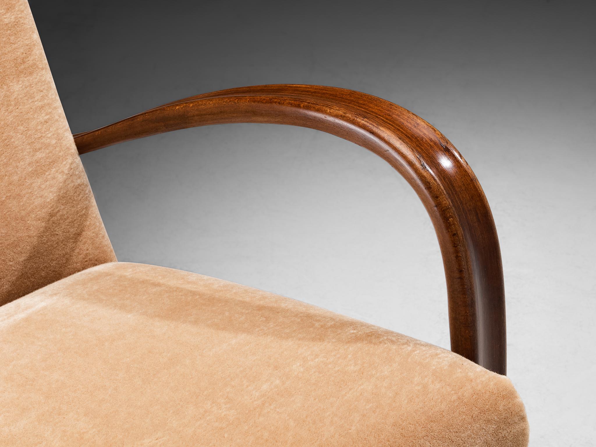 Jindrich Halabala Lounge Chairs gepolstert in braunem Pierre Frey-Stoff im Angebot 2