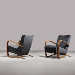 Jindřich Halabala Pareja de sillones "H-269" en tejido de terciopelo negro, años 30