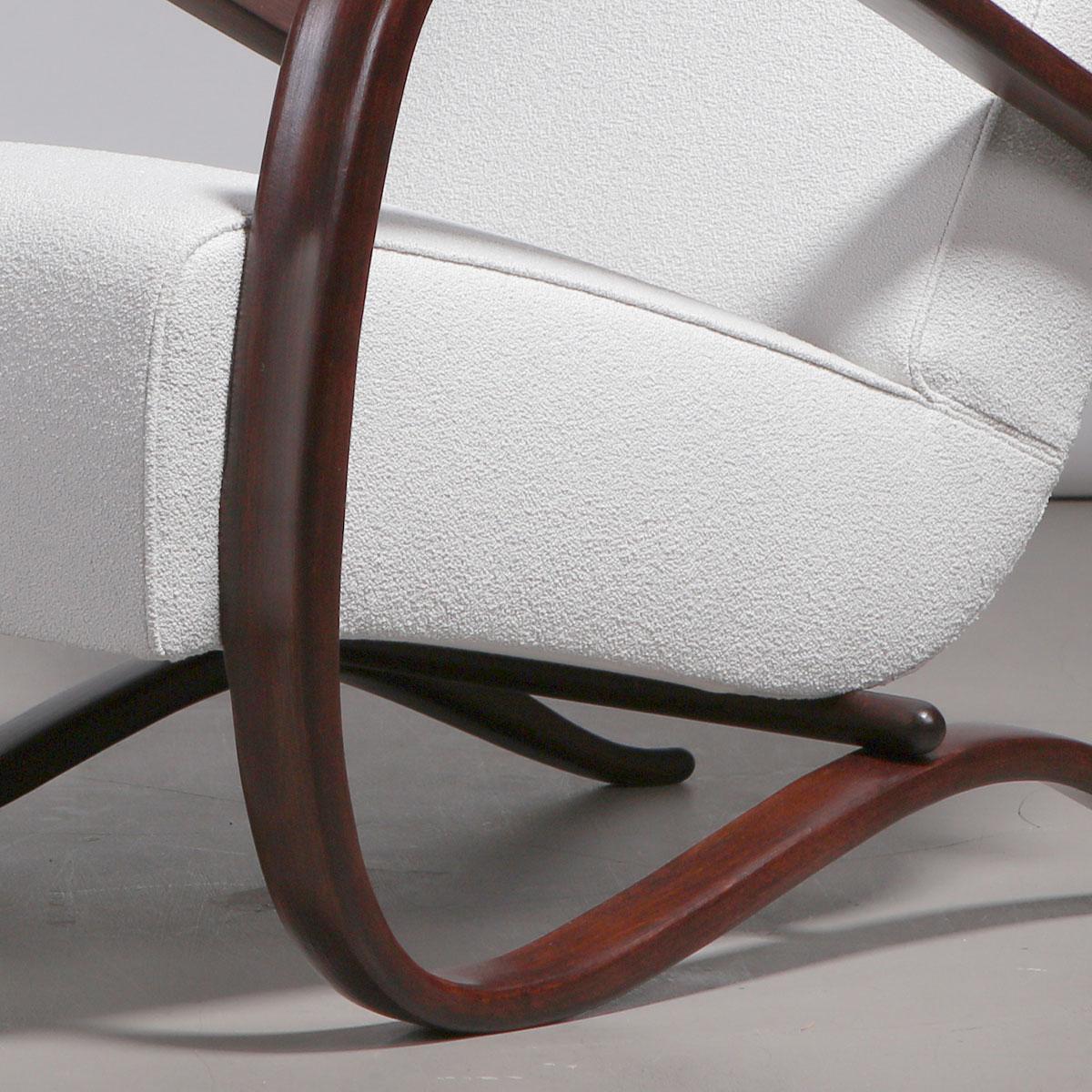 Czech Jindřich Halabala Pair of 'H-269' Armchairs in Wood and Fabric, 1930s For Sale