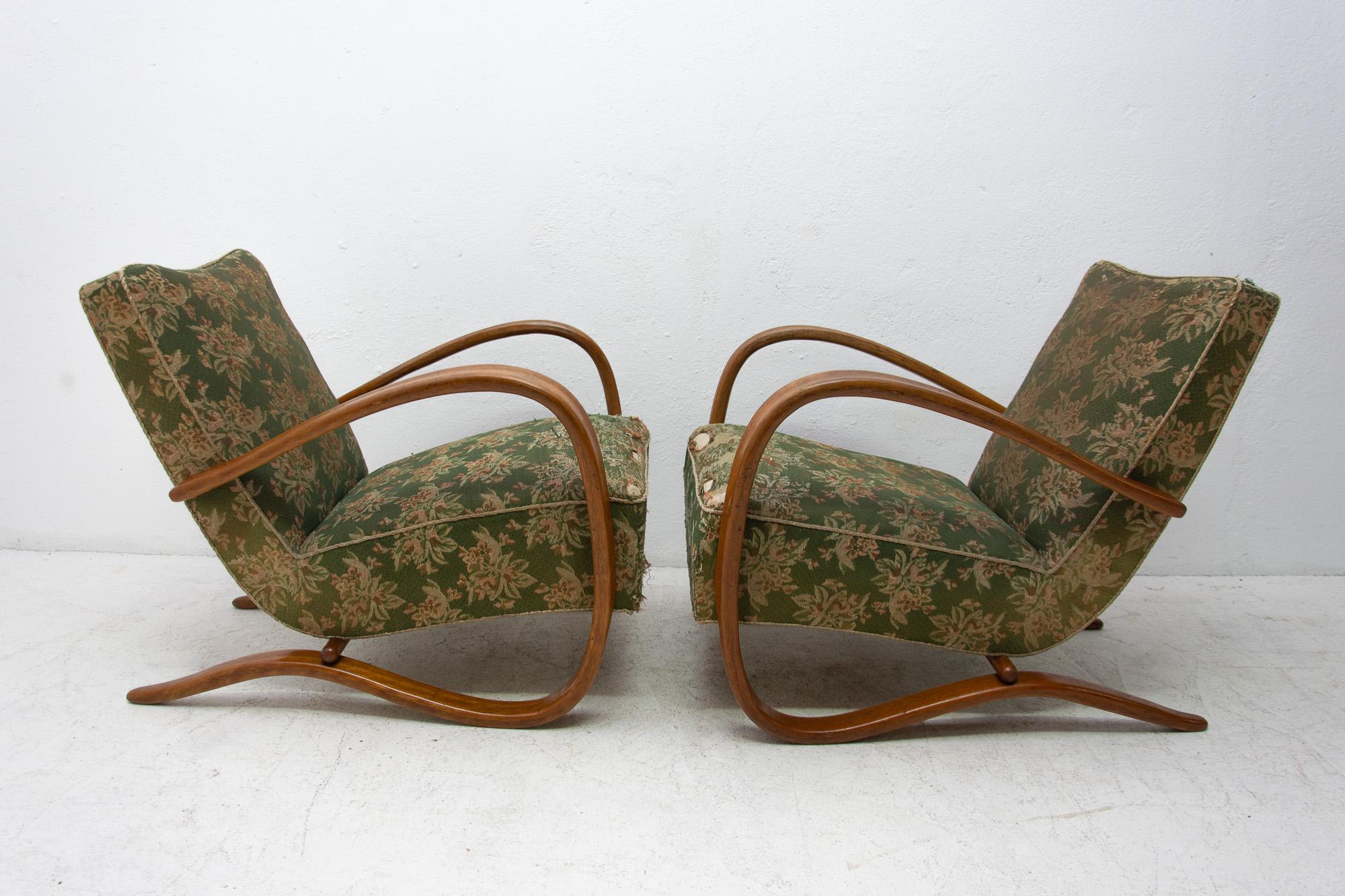 Jindrich Halabala, Pair of Lounge Bentwood Armchairs H-269, Czechoslovakia In Good Condition In Prague 8, CZ