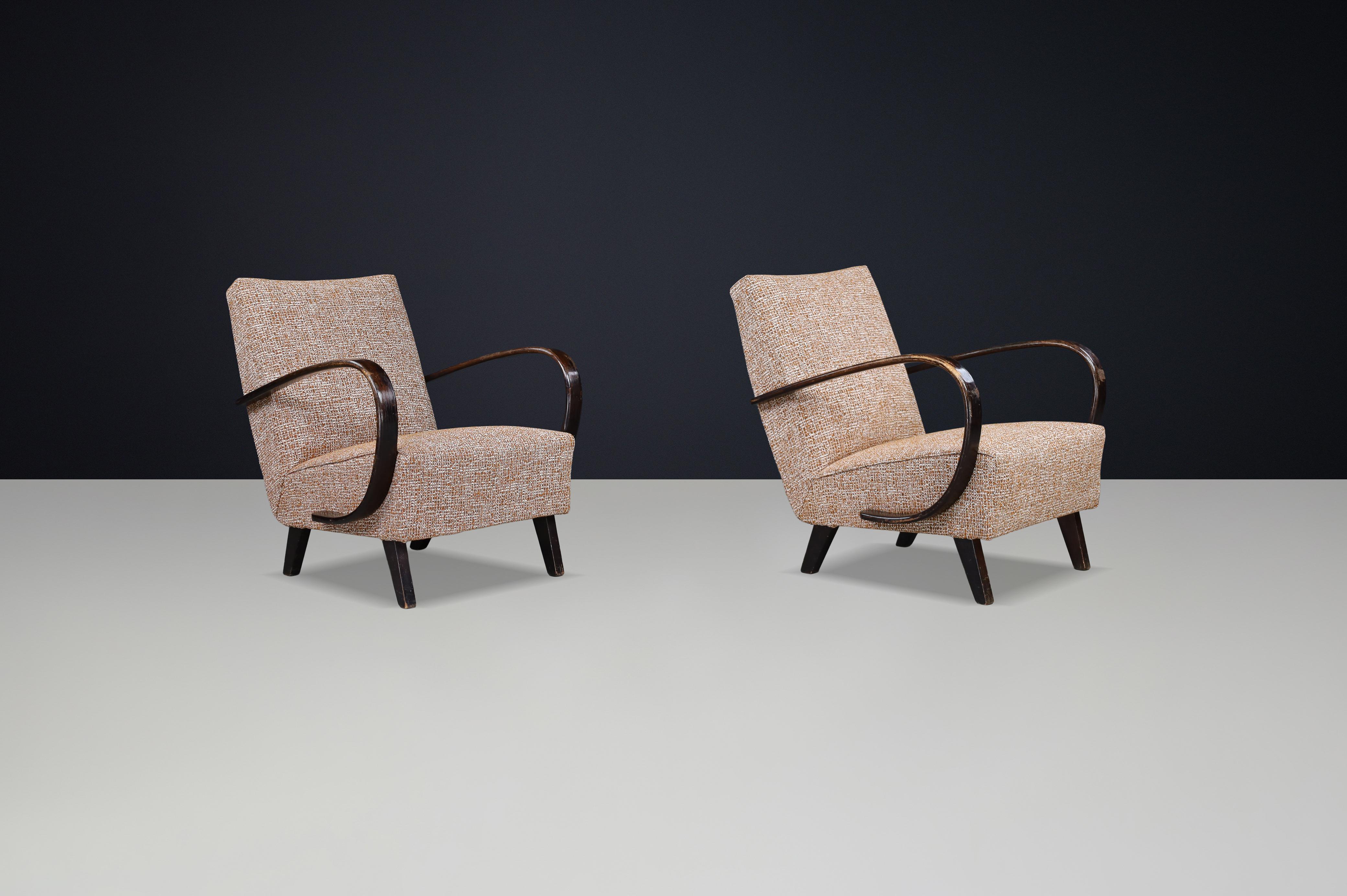 Tissu d'ameublement Jindřich Halabala Chaises longues en bentwood, 1940, République tchèque en vente