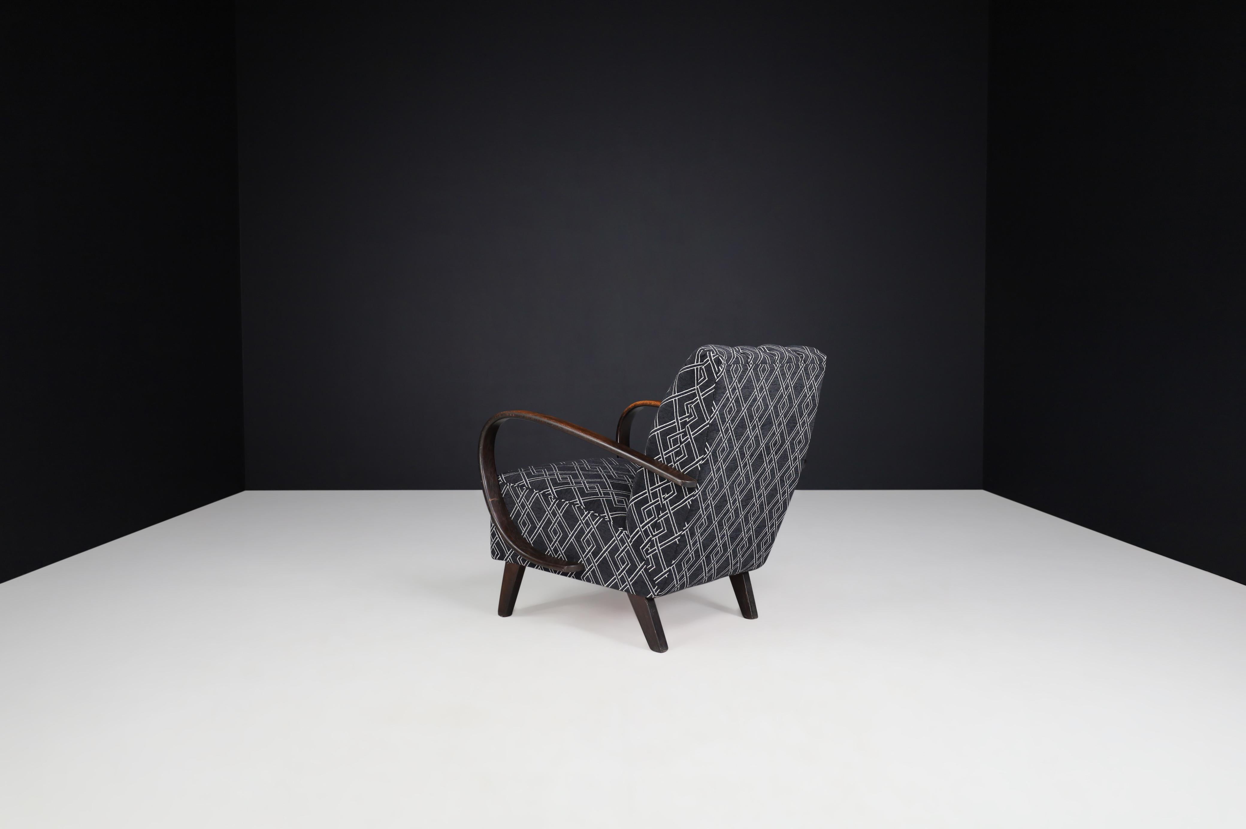 Jindrich Halabala Re-Upholstered Patinated Bentwood Lounge Chairs, 1940s 1