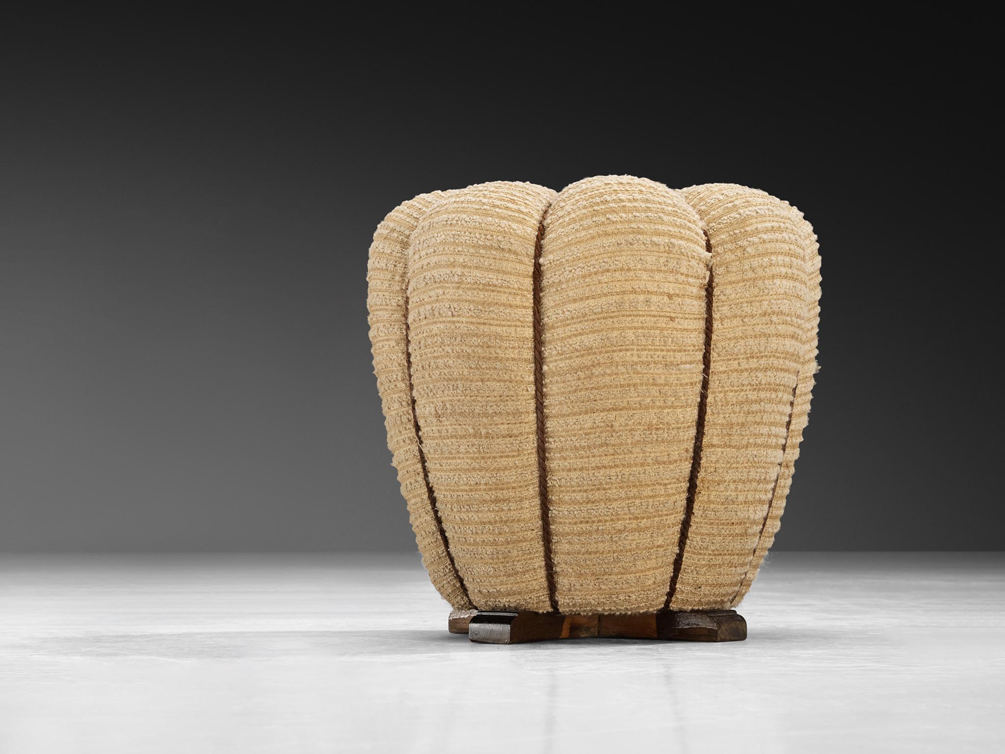 Jindrich Halabala-Hocker mit dekorativer Polsterung (Art déco) im Angebot