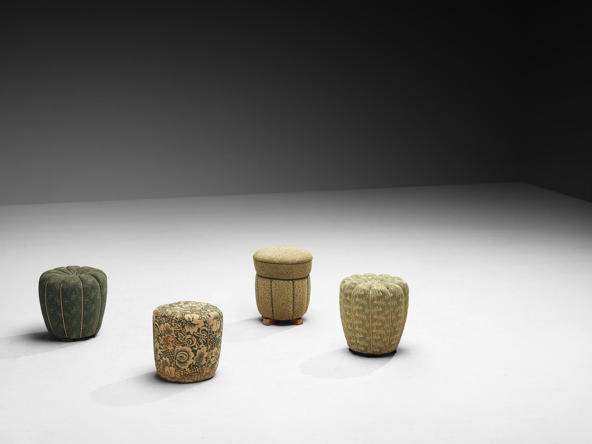 Tabourets Jindrich Halabala en tissu d'ameublement décoratif Bon état - En vente à Waalwijk, NL