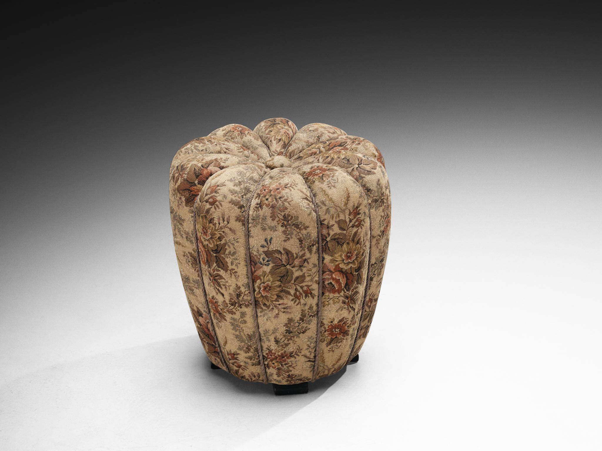 Jindrich Halabala Stools in Decorative Upholstery In Good Condition For Sale In Waalwijk, NL