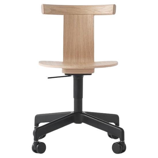 Chaise pivotante à roulettes Jiro de Resident