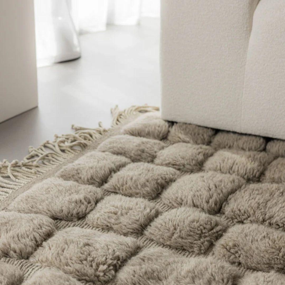 JIRRA Custom Berber Wool Rug Modern Handwoven Large Minimalist Contemporary (Moderne) im Angebot