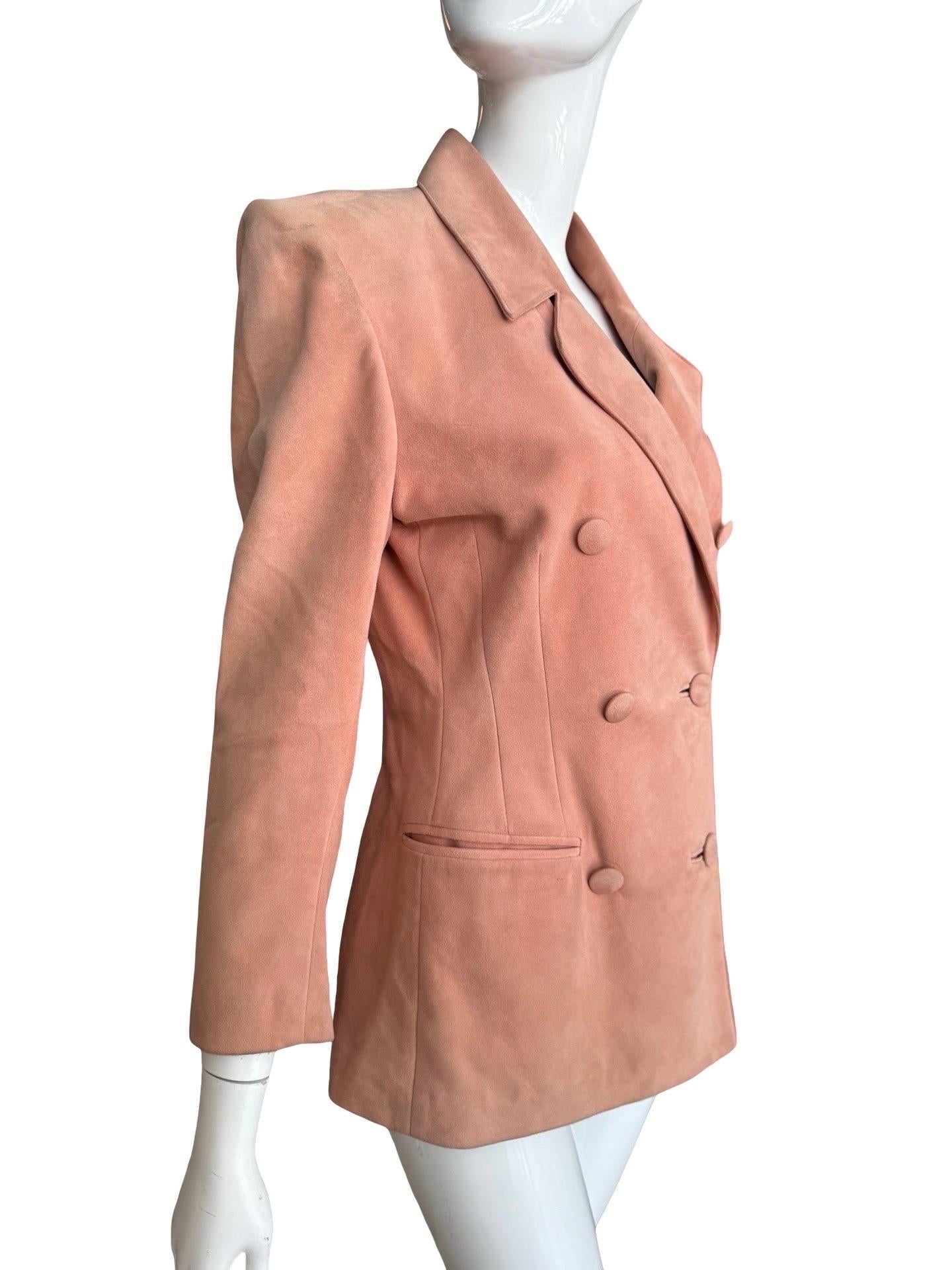 Jitrois Veste croisée en daim rose Bon état - En vente à Miami, FL