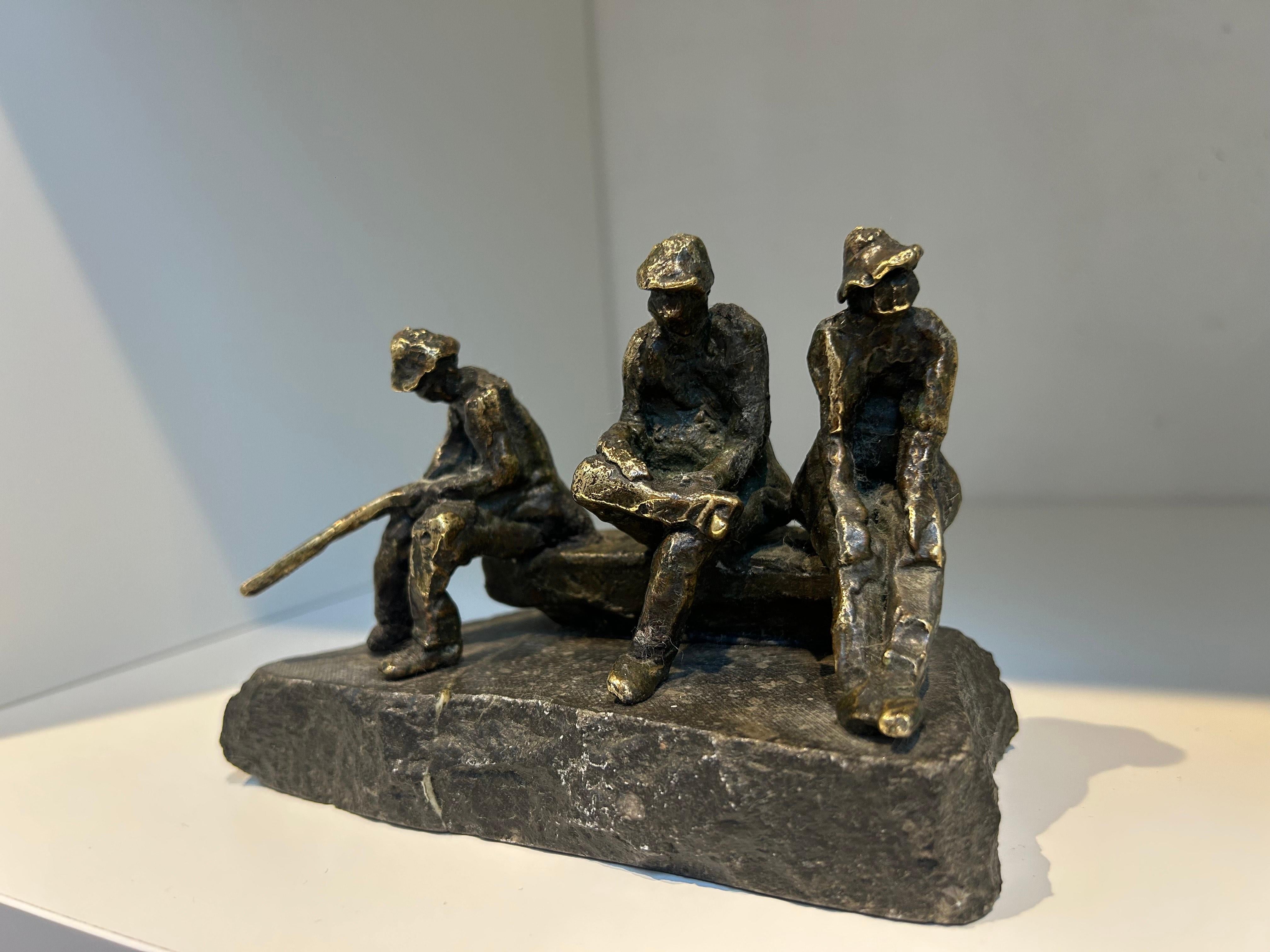 Herinnering 1 Memory 1 Men Sitting on Bench Park Sculpture Figurative En stock - Or Figurative Sculpture par Jits Bakker