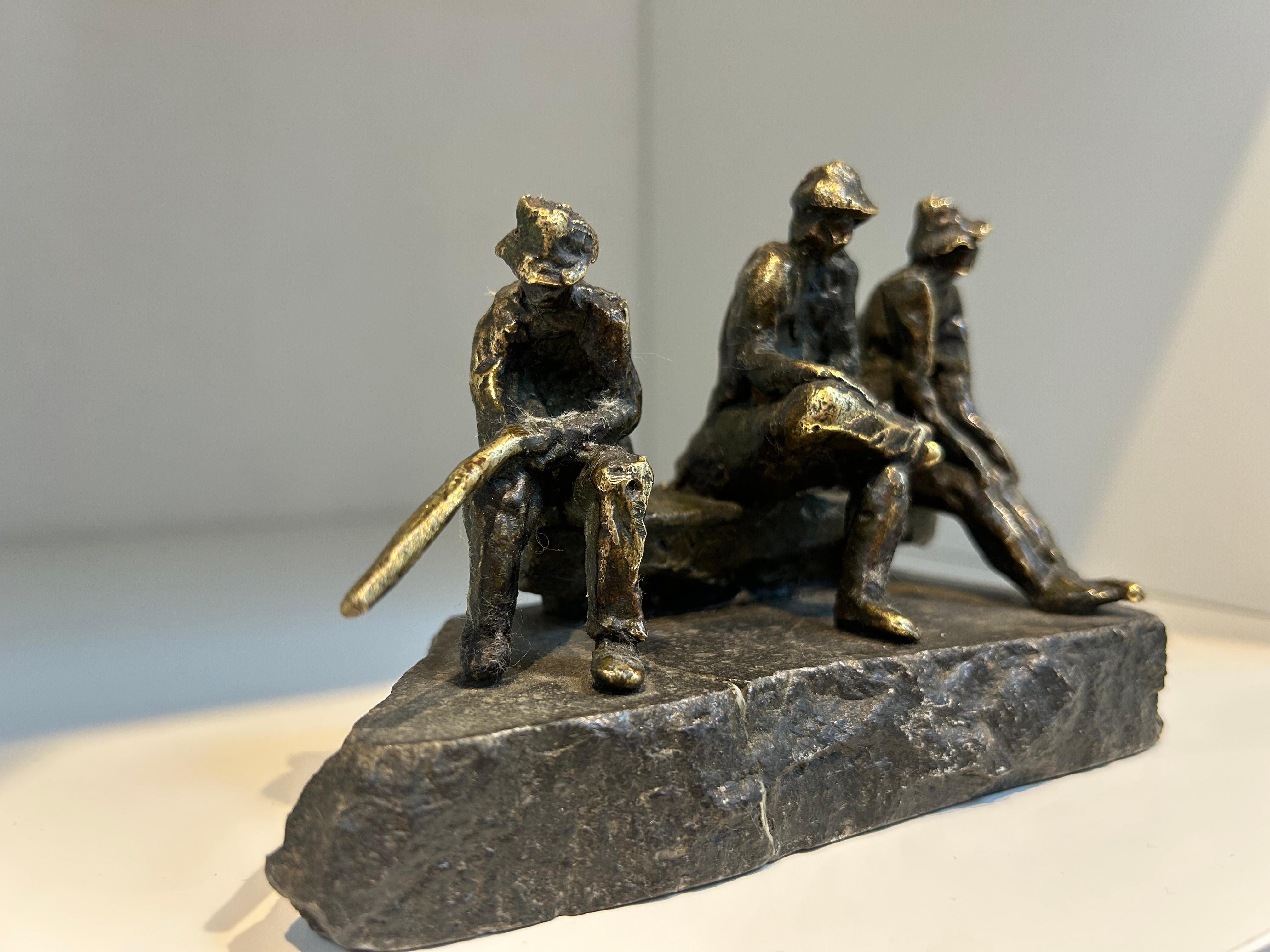 Herinnering 1 Memory 1 Men Sitting on Bench Park Sculpture Figurative En stock en vente 1