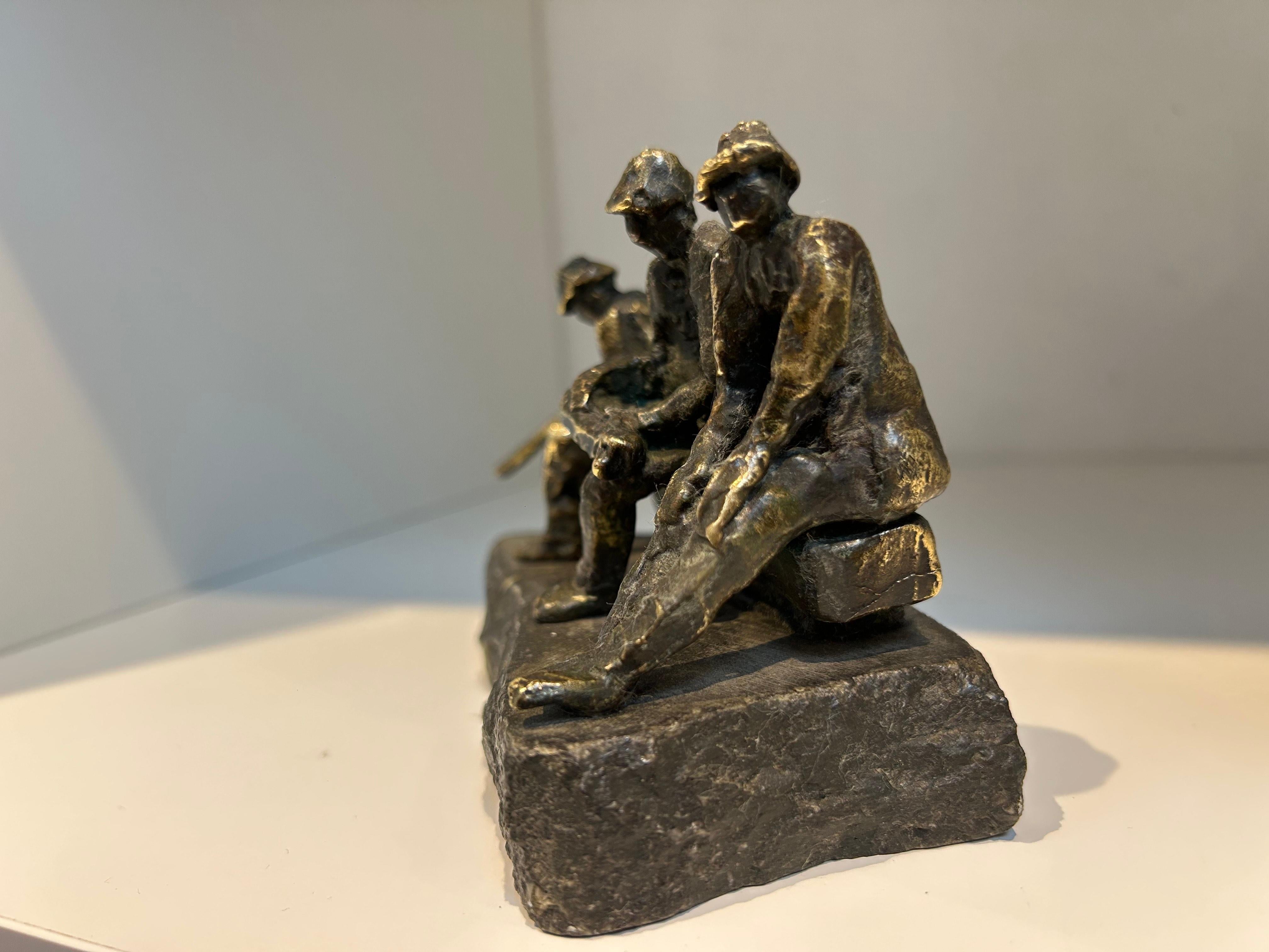 Herinnering 1 Memory 1 Men Sitting on Bench Park Sculpture Figurative En stock en vente 4