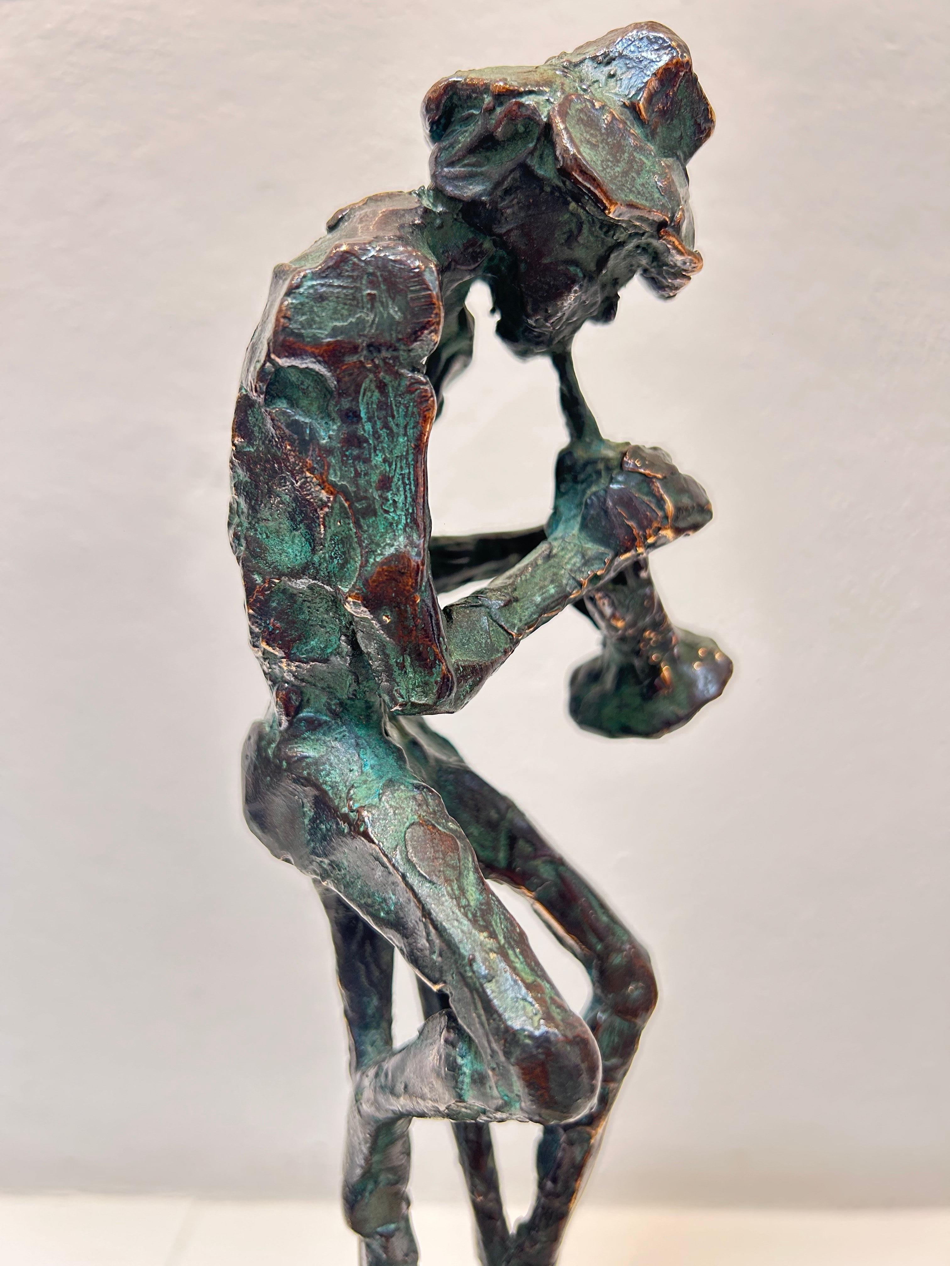 Miles Davis Trumpetist Jazz Musician Bronce Escultura Figurativa Hombre En Stock

Jits Bakker fue un polifacético artista holandés: escultor, pintor, acuarelista, dibujante, artista del vidrio, orfebre y artista gráfico. Se negó a limitarse a una