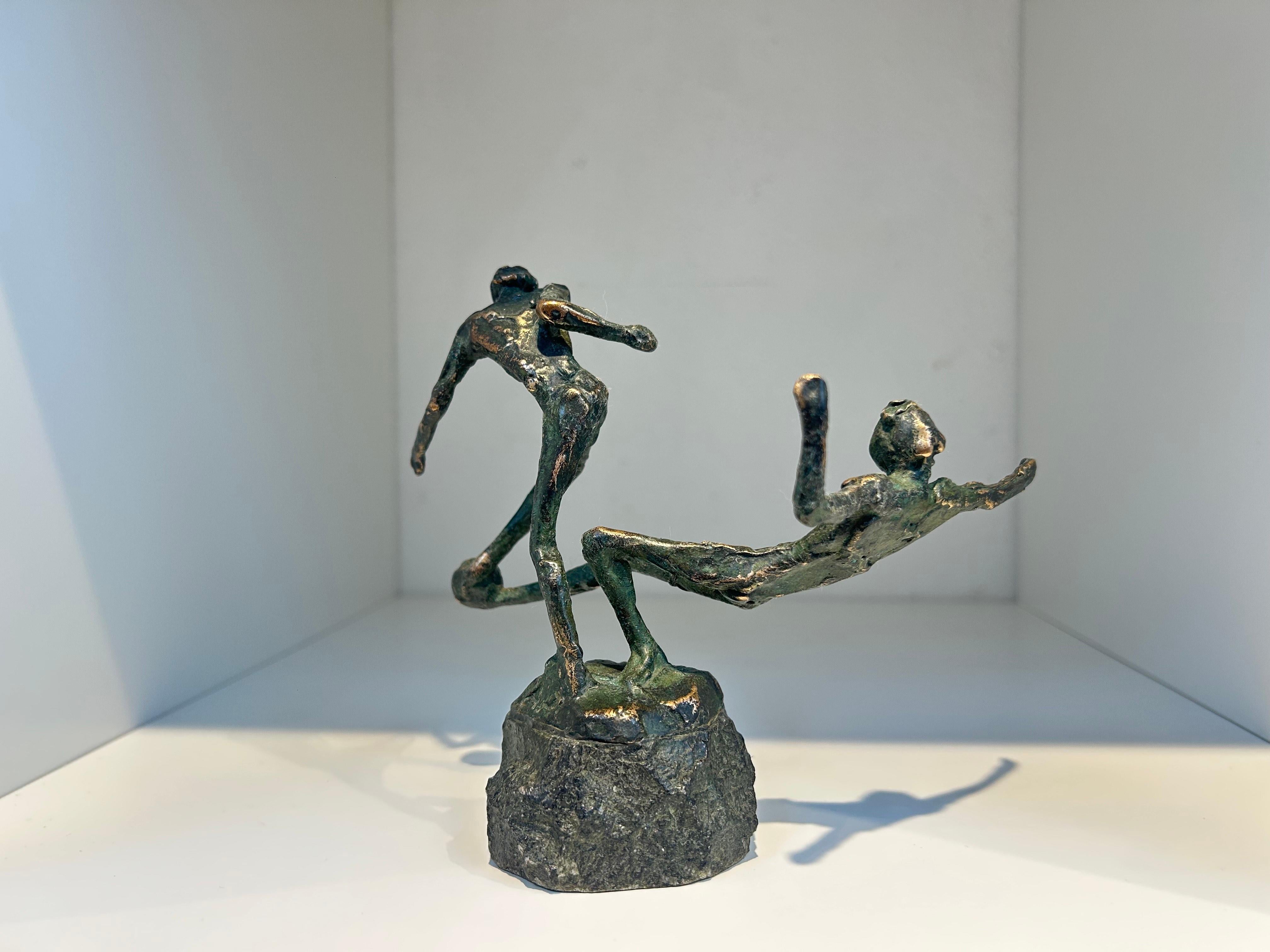 Escultura deslizante de bronce Fútbol Deporte Artista holandés En Stock

Sobre Jits Bakker (1937-2014)
Escultor, pintor, acuarelista, dibujante, artista del vidrio, orfebre, artista gráfico. El artista no se conformó con las limitaciones de una
