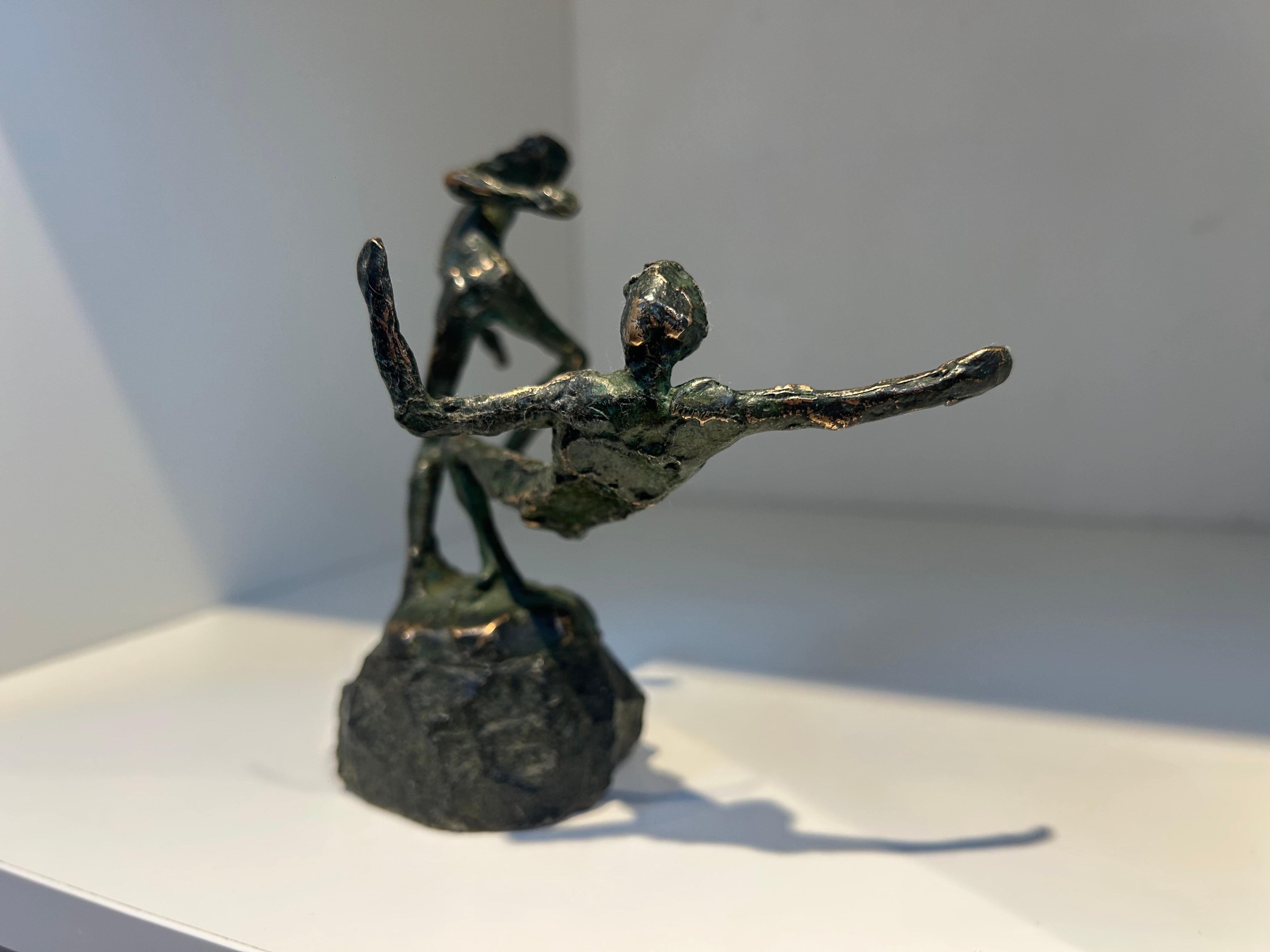 Escultura deslizante de bronce Fútbol Deporte Artista holandés En Stock en venta 1