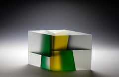 „Green Parallelepiped Segmentation“, Optische Glasskulptur, Laminierte Inneneinrichtung