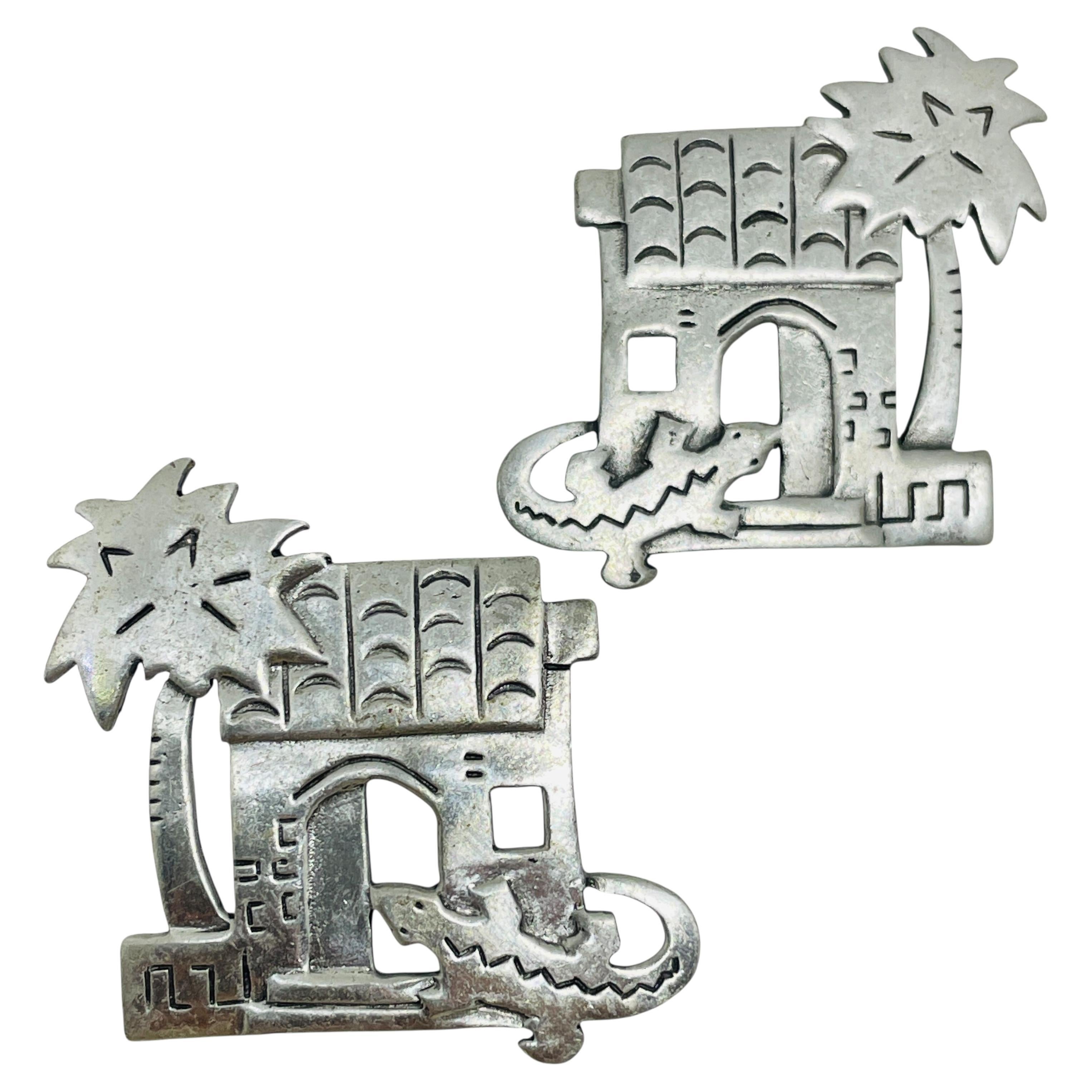 JJ 1988 signed vintage silver tone palm crocodile designer post earrings